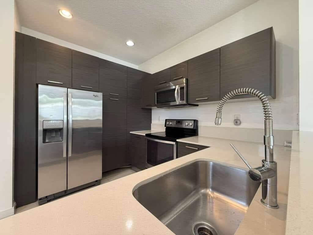 3563 NW 13th Street, Fort Lauderdale, FL 33311 — photo 3 of 20