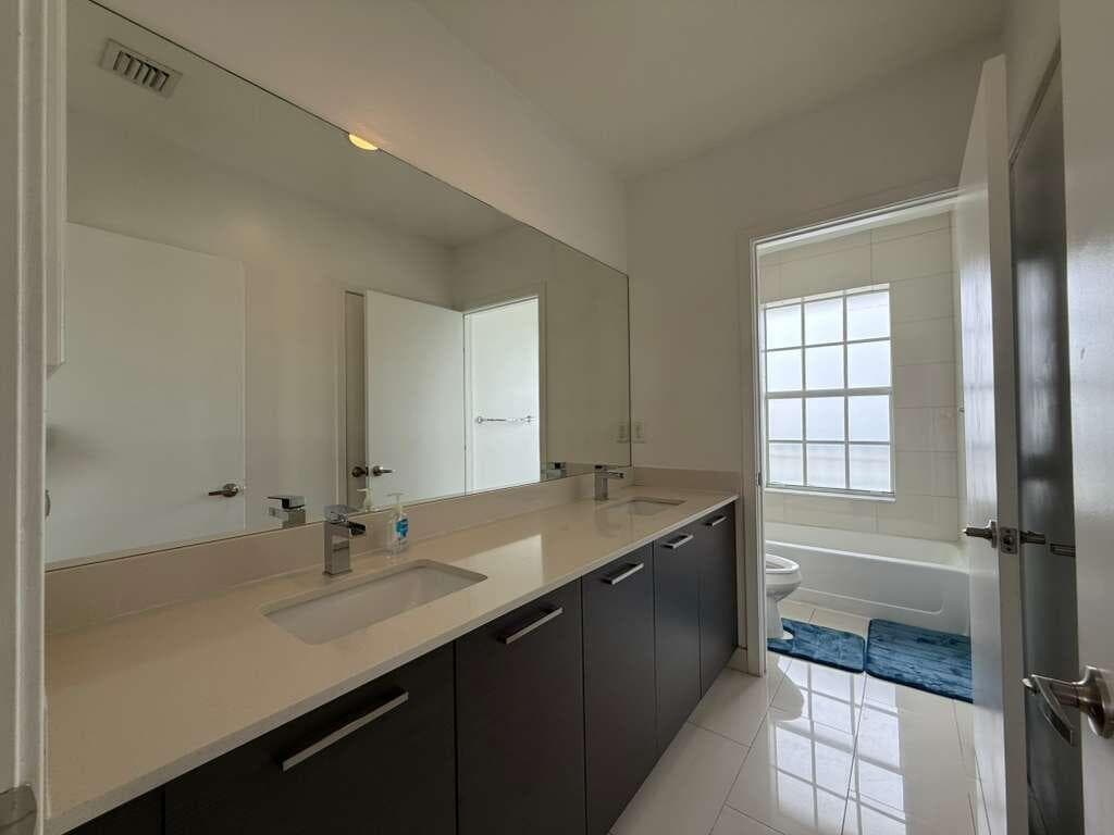 3563 NW 13th Street, Fort Lauderdale, FL 33311 — photo 15 of 20