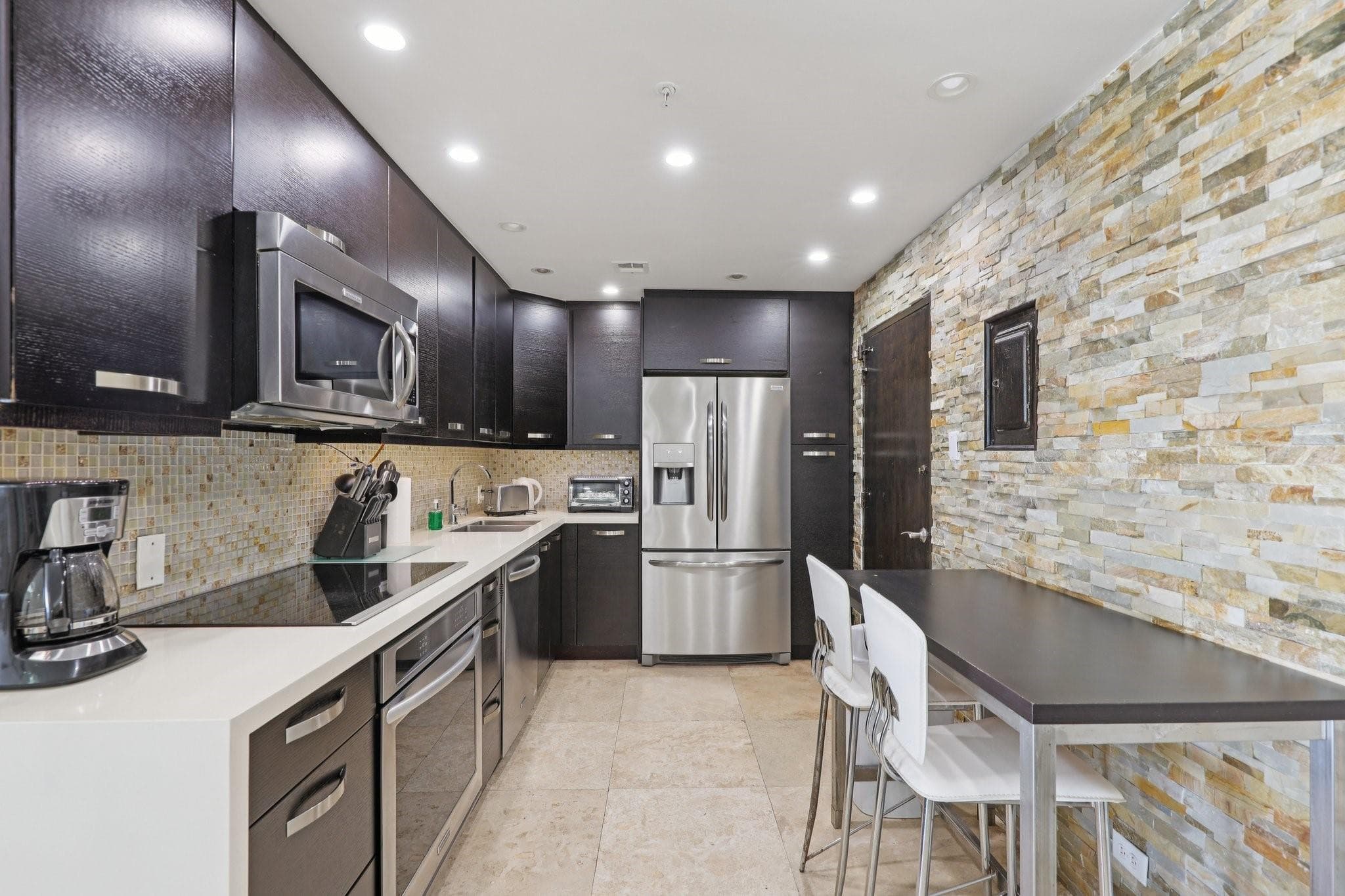 5601 Collins Avenue 1716, Miami Beach, FL 33140 — photo 10 of 42