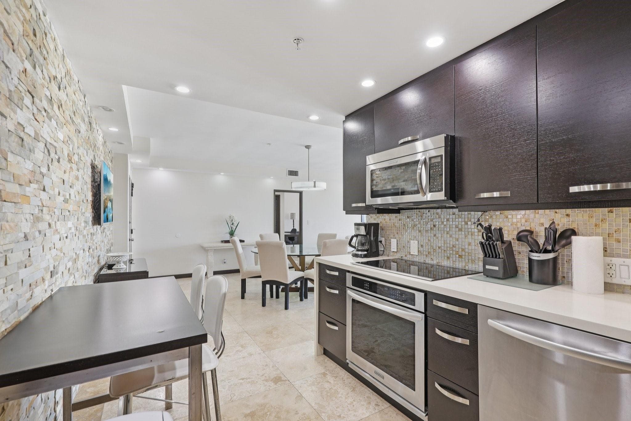 5601 Collins Avenue 1716, Miami Beach, FL 33140 — photo 11 of 42
