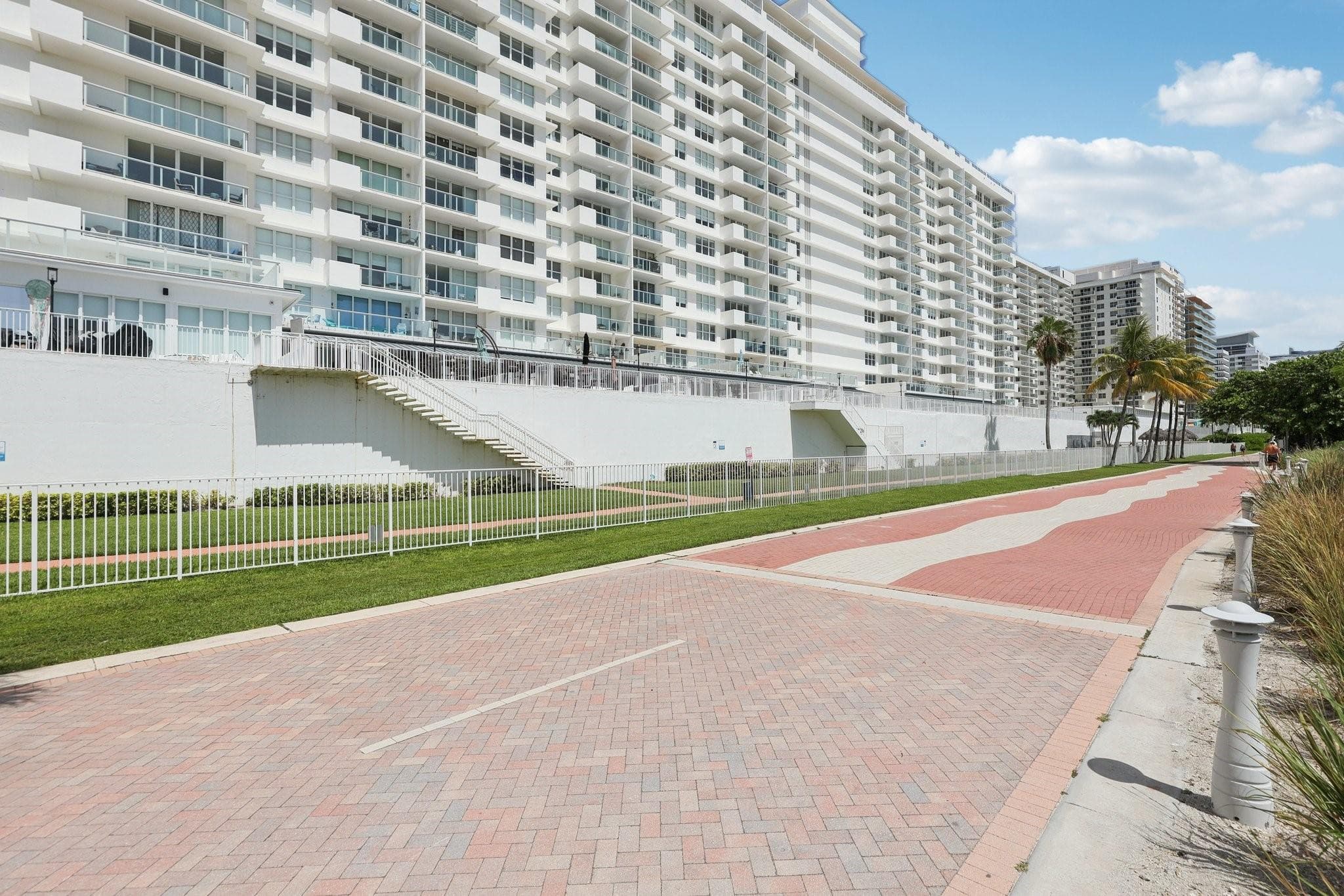 5601 Collins Avenue 1716, Miami Beach, FL 33140 — photo 33 of 42