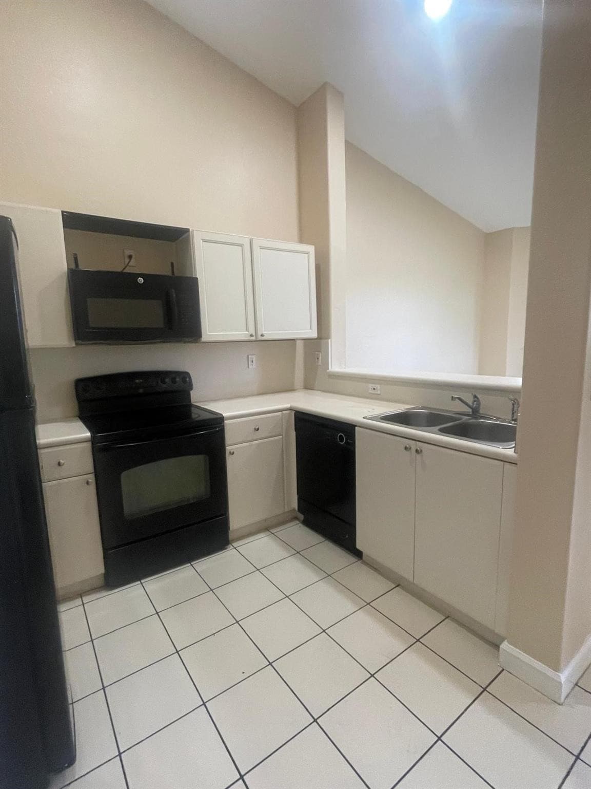 2903 SE 17th Avenue 211, Homestead, FL 33035 — photo 12 of 25