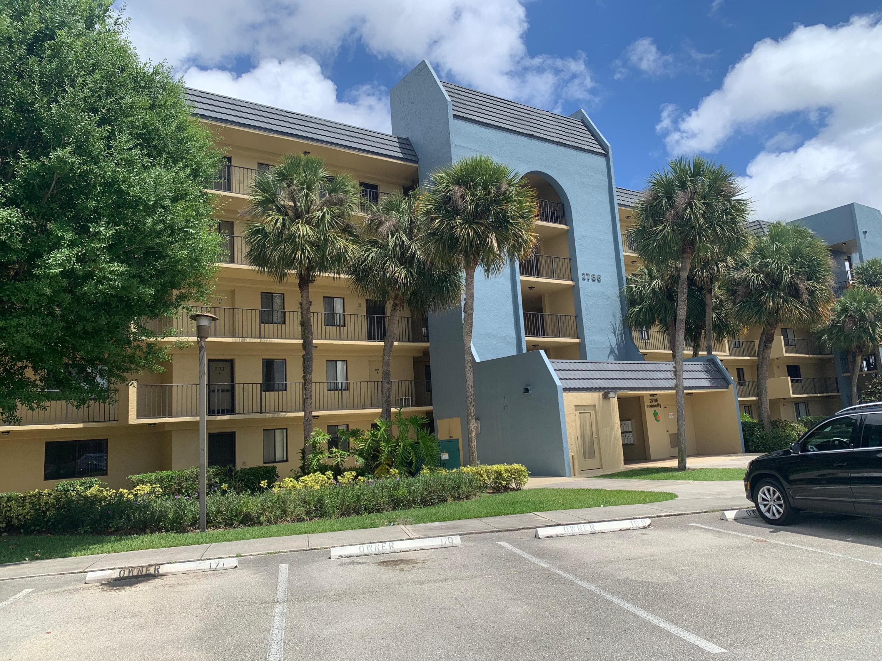 2786 Tennis Club Drive 301, West Palm Beach, FL 33417 — photo 1 of 15