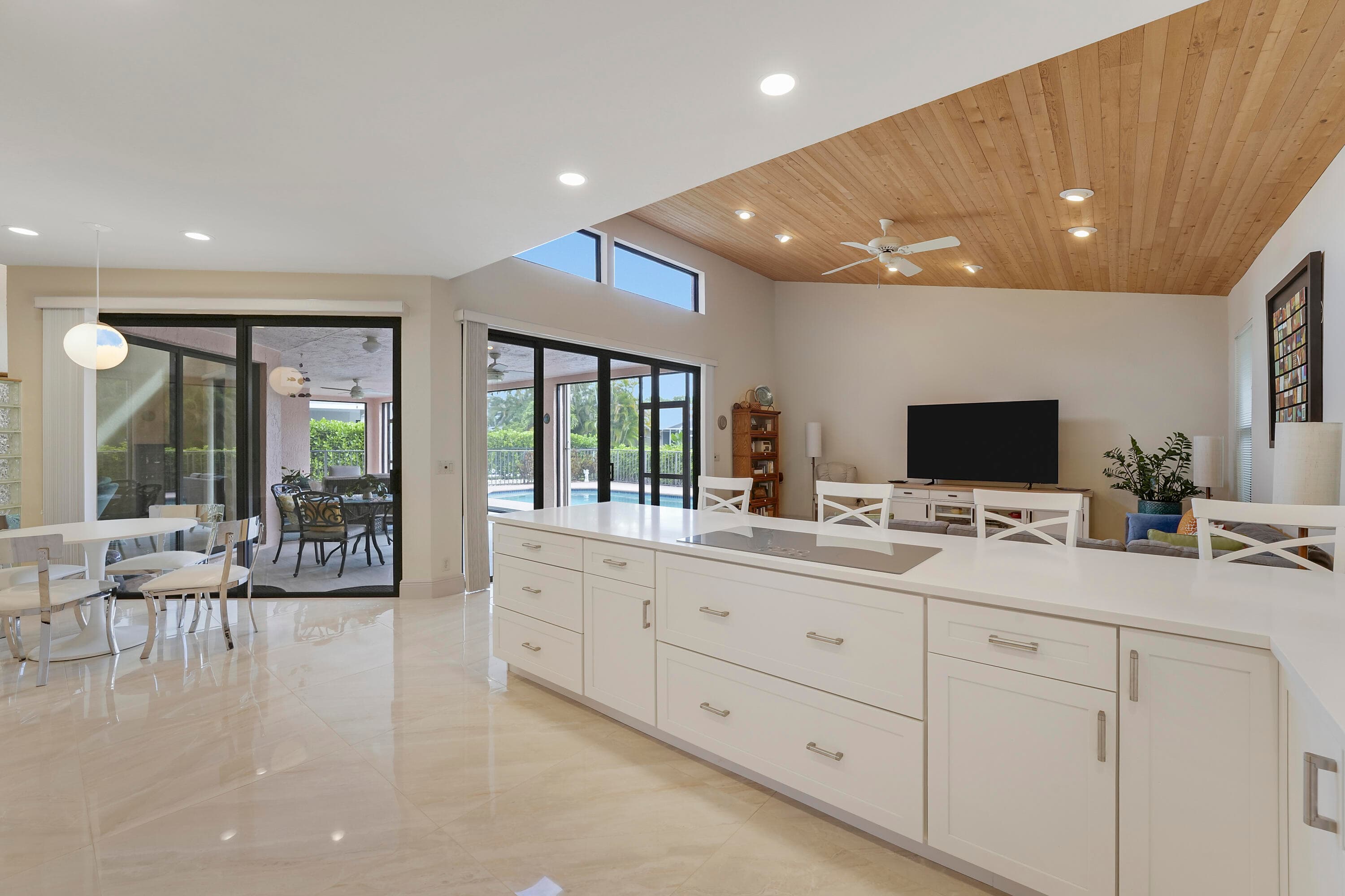 7762 La Corniche Circle, Boca Raton, FL 33433 — photo 10 of 39