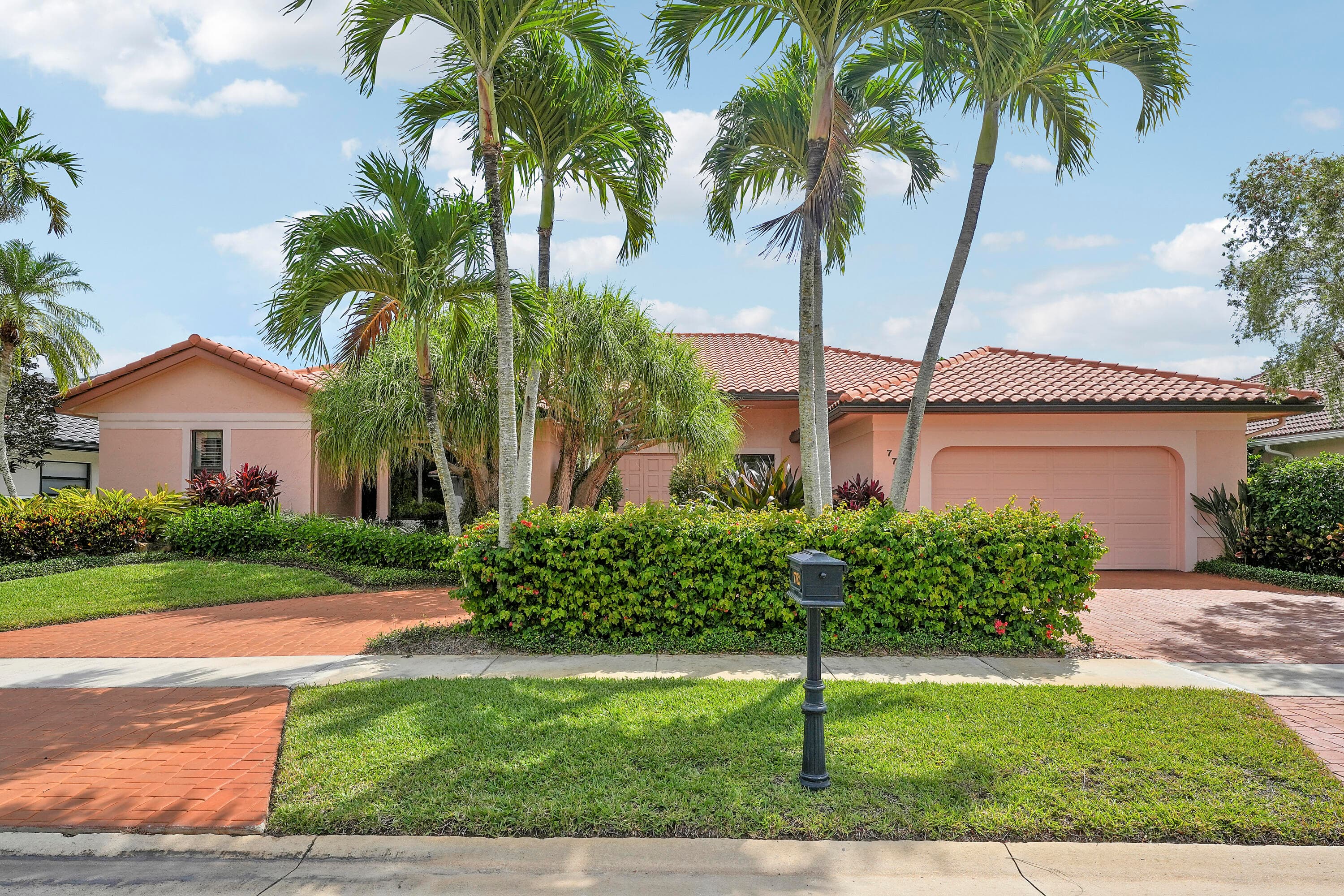 7762 La Corniche Circle, Boca Raton, FL 33433 — photo 3 of 39