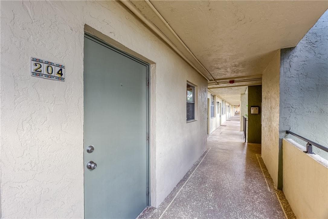 2400 NE 10th Street 204, Pompano Beach, FL 33062 — photo 2 of 27