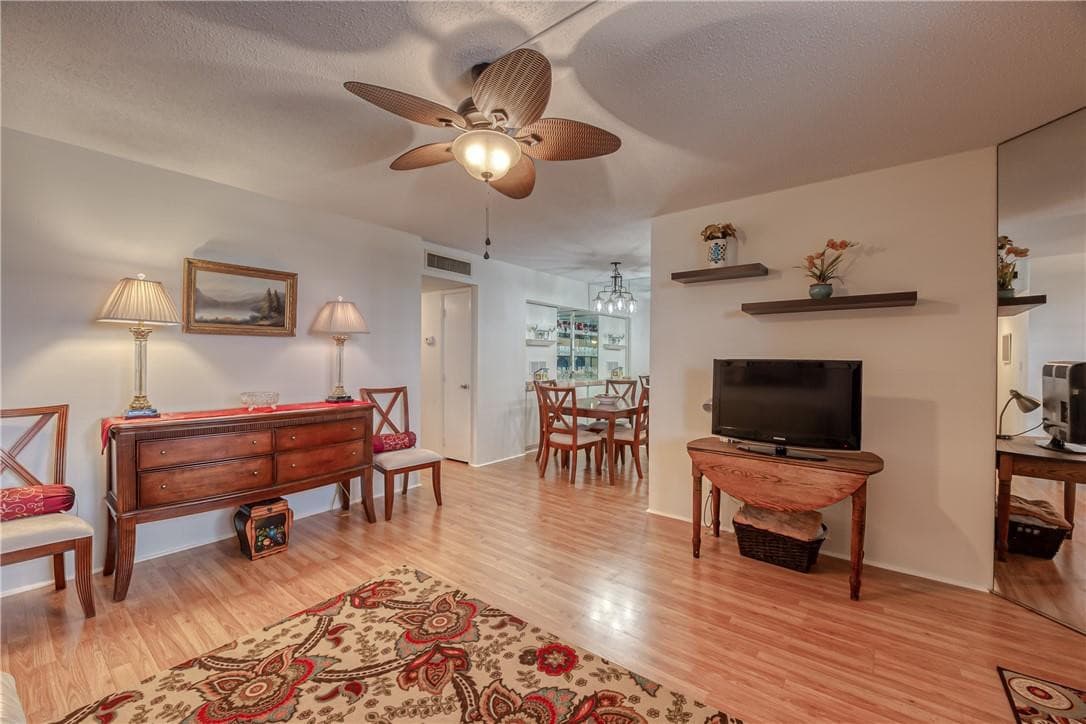 2400 NE 10th Street 204, Pompano Beach, FL 33062 — photo 3 of 27