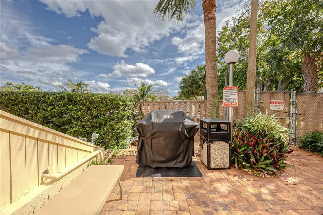 2400 NE 10th Street 204, Pompano Beach, FL 33062 — photo 24 of 27