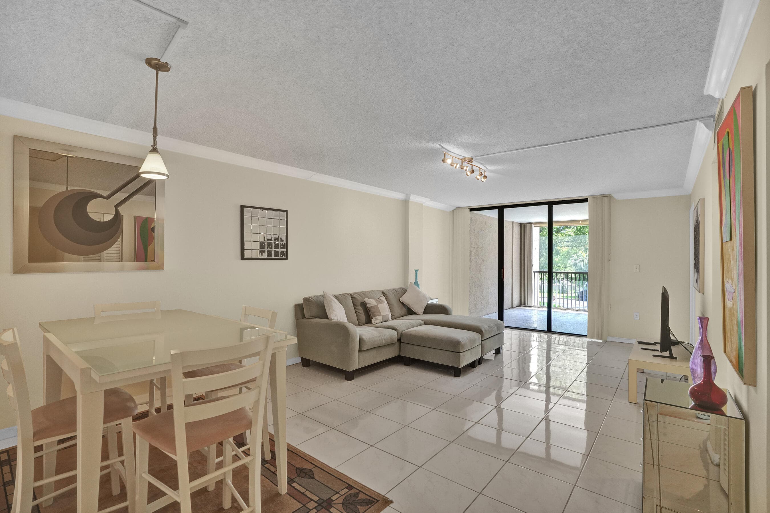 2800 N 46th Avenue A302, Hollywood, FL 33021 — photo 13 of 34