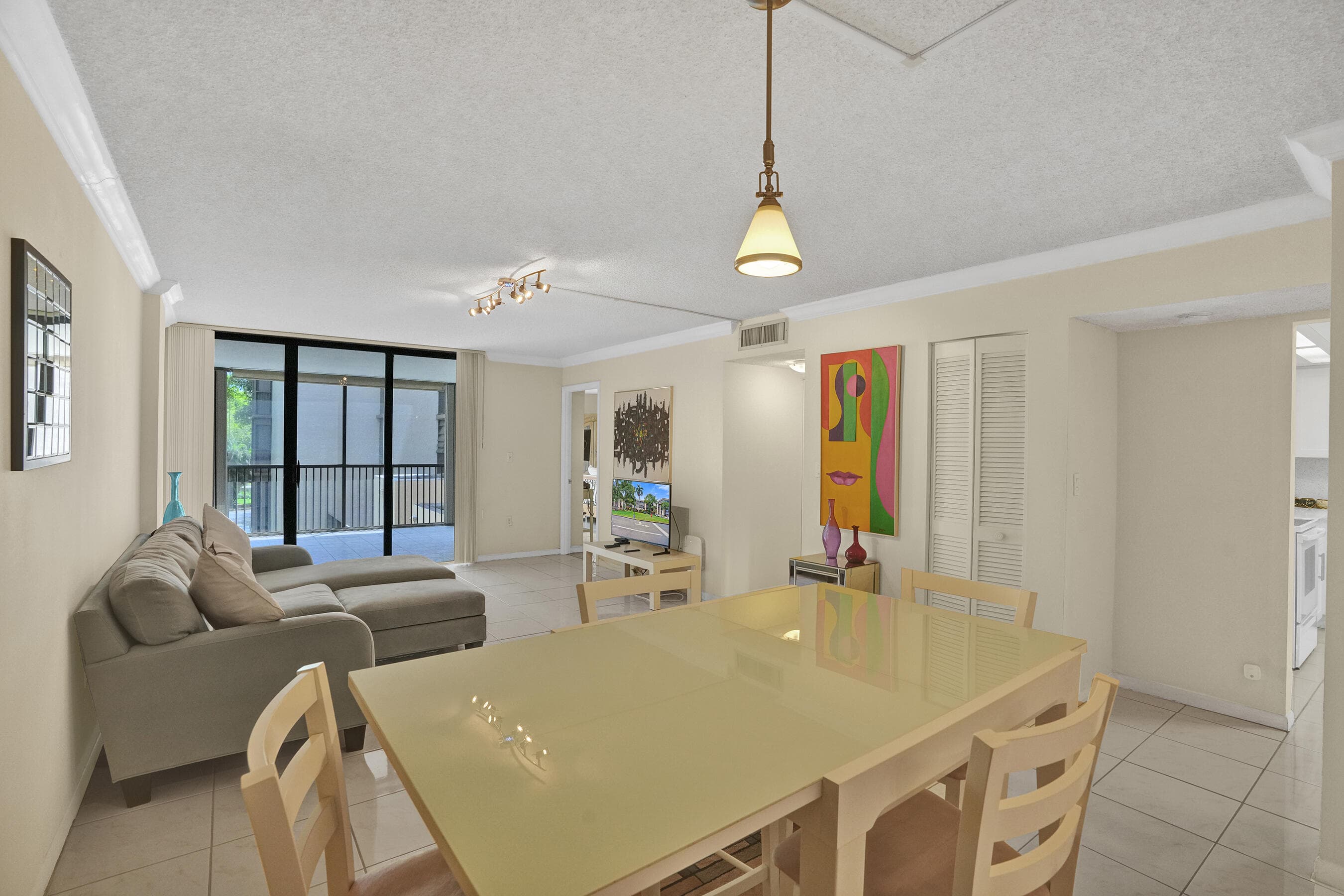 2800 N 46th Avenue A302, Hollywood, FL 33021 — photo 5 of 34