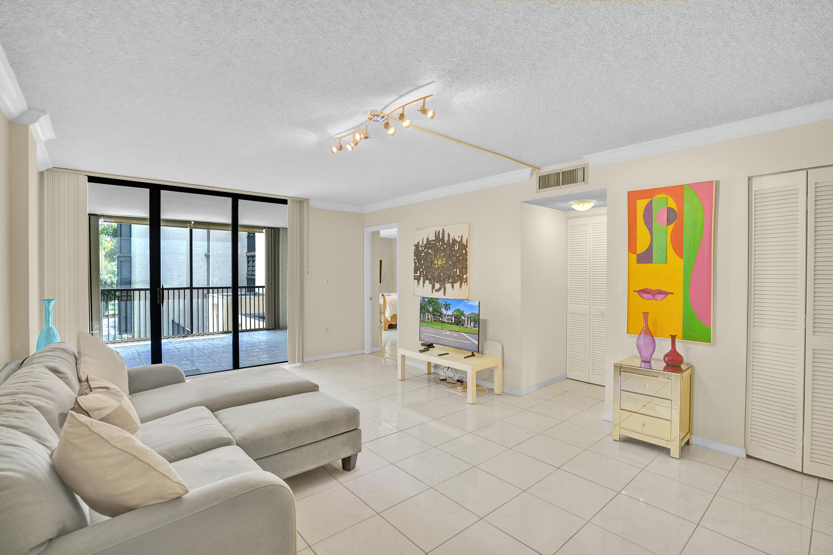 2800 N 46th Avenue A302, Hollywood, FL 33021 — photo 8 of 34