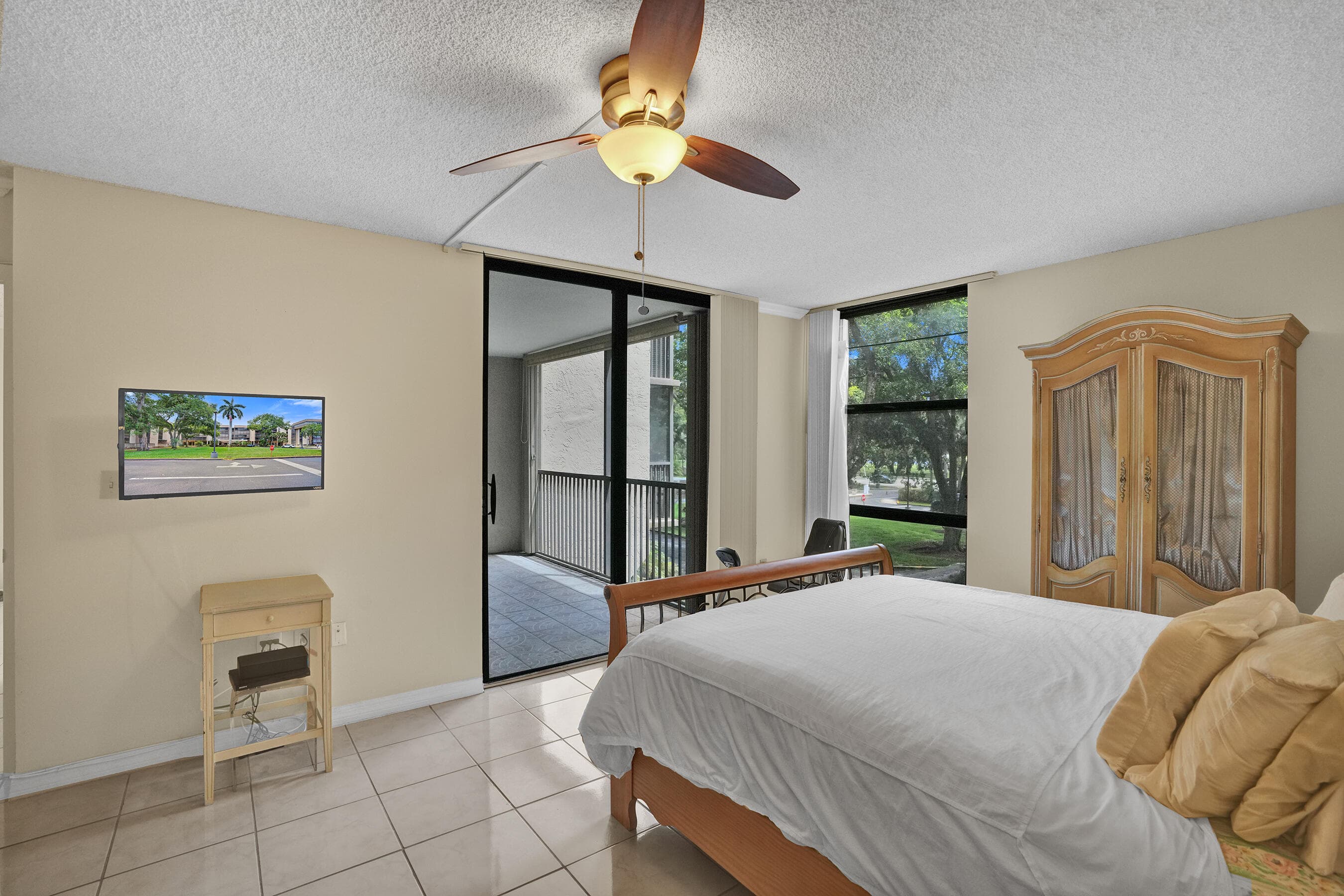 2800 N 46th Avenue A302, Hollywood, FL 33021 — photo 16 of 34