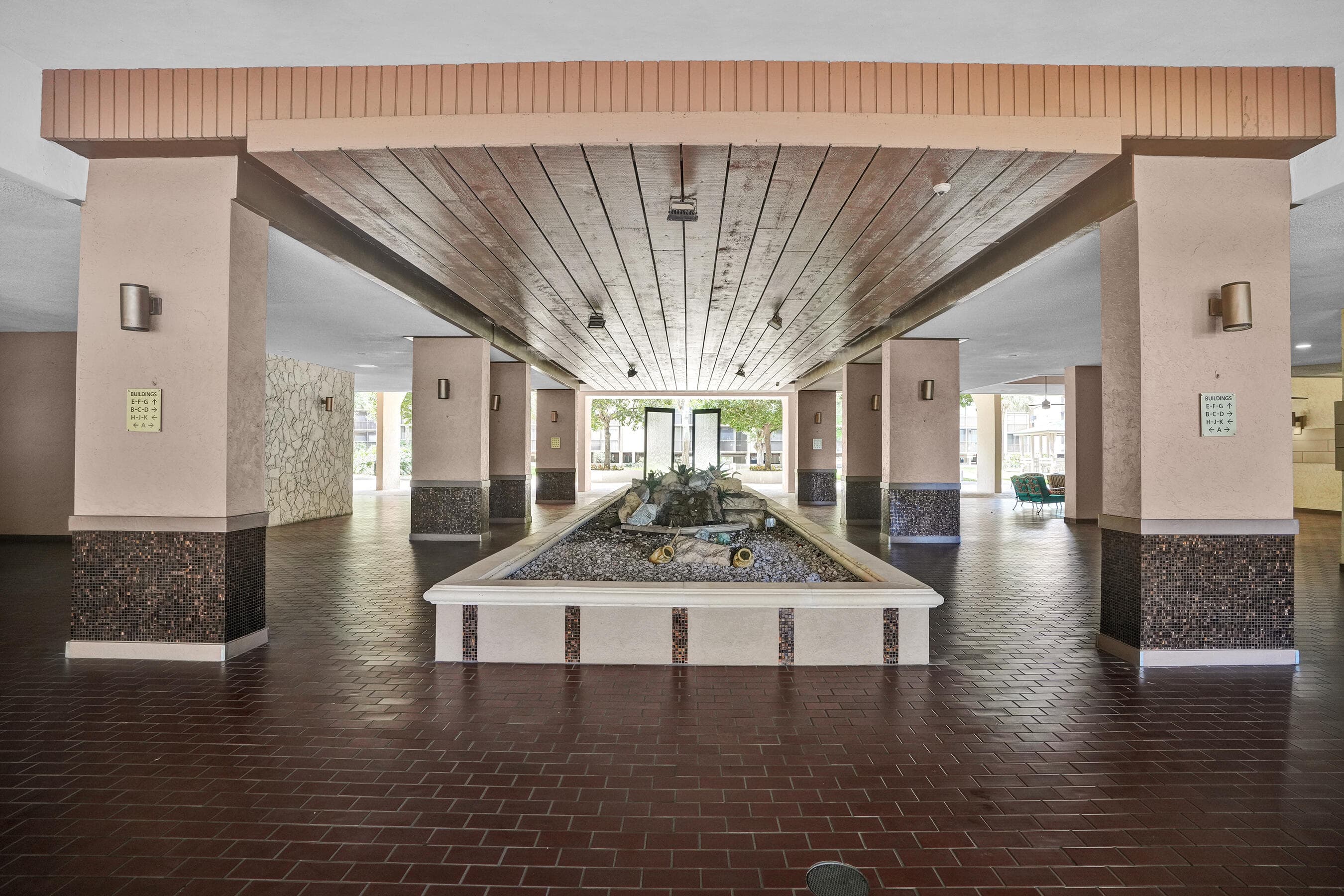 2800 N 46th Avenue A302, Hollywood, FL 33021 — photo 31 of 34