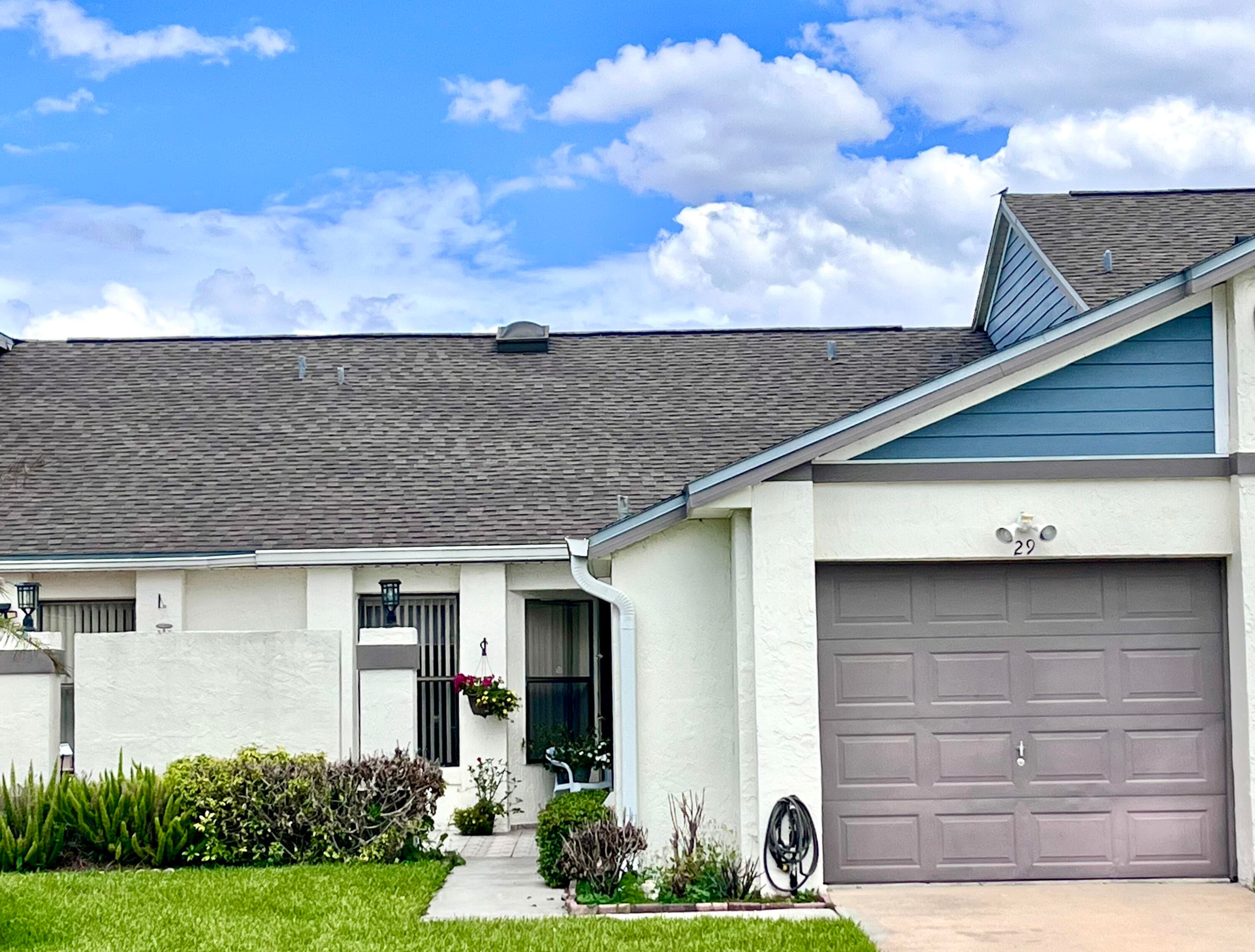 29 Lakepointe Circle, Kissimmee, FL 34743 — photo
