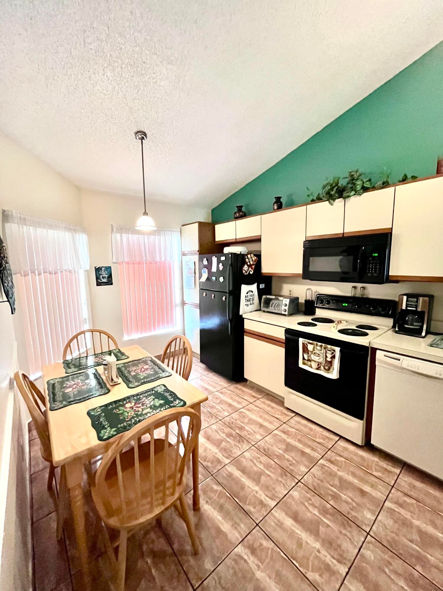 29 Lakepointe Circle, Kissimmee, FL 34743 — photo 12 of 43