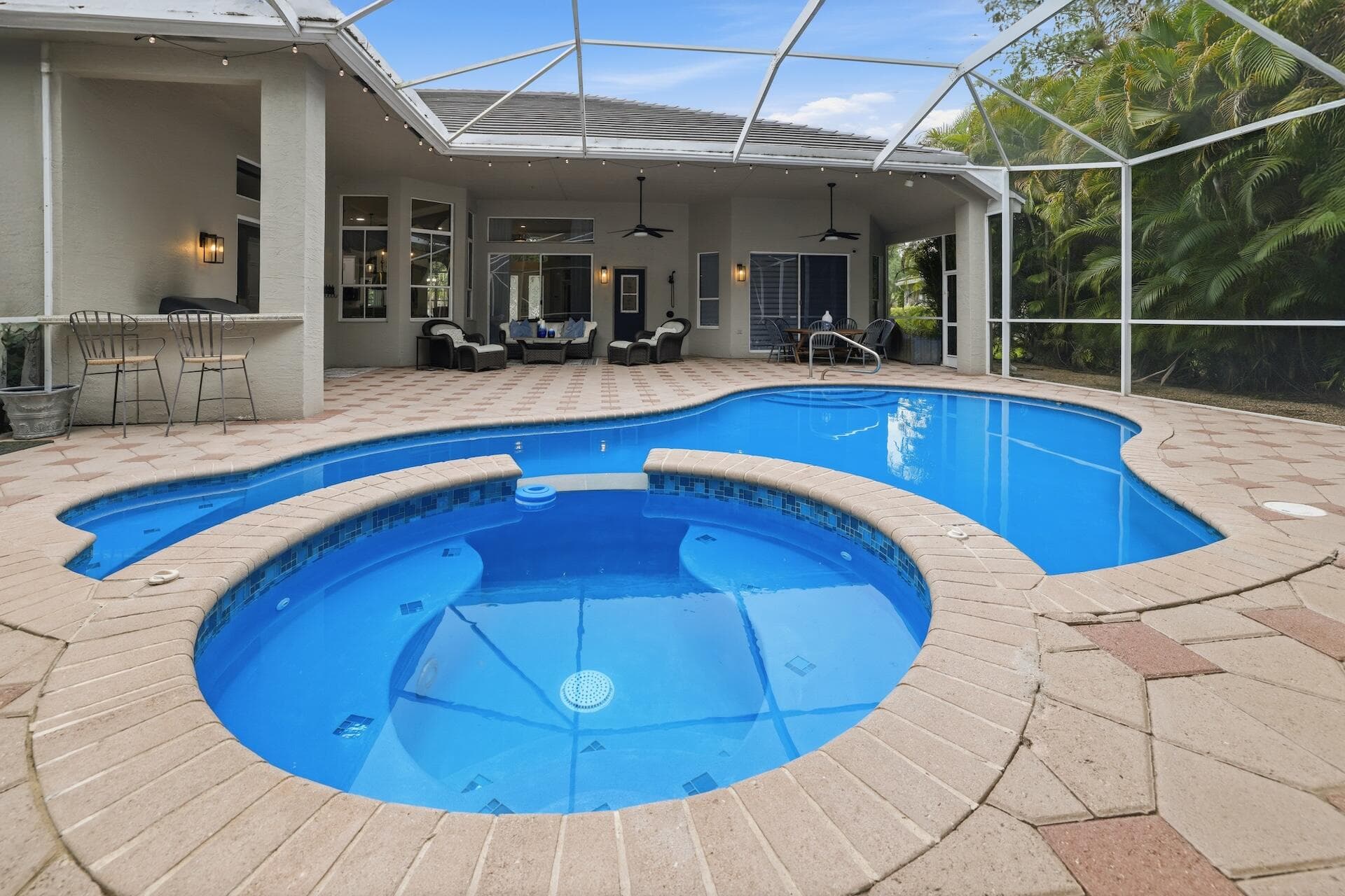 856 Forest Glen Lane, Wellington, FL 33414 — photo 2 of 36