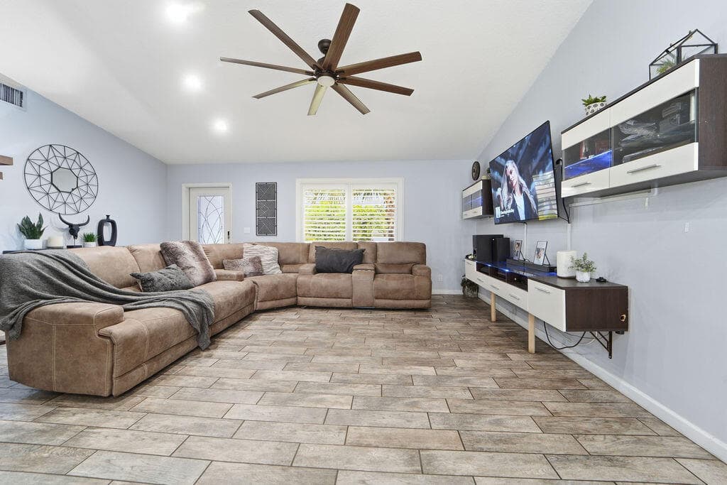 6160 Silver Oak Drive, Lake Worth, FL 33467 — photo 5 of 12