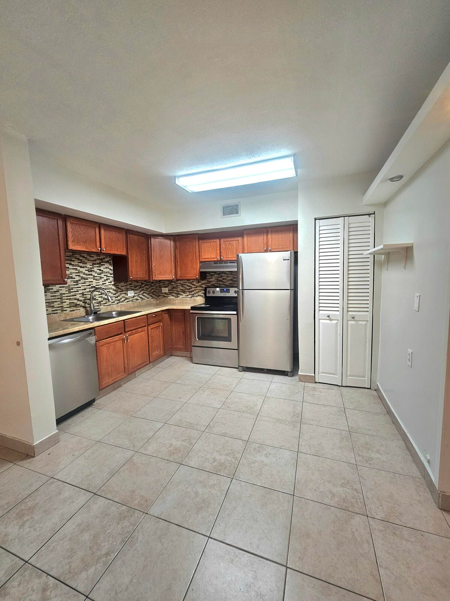 3680 N 56th Avenue 812, Hollywood, FL 33021 — photo 1 of 15