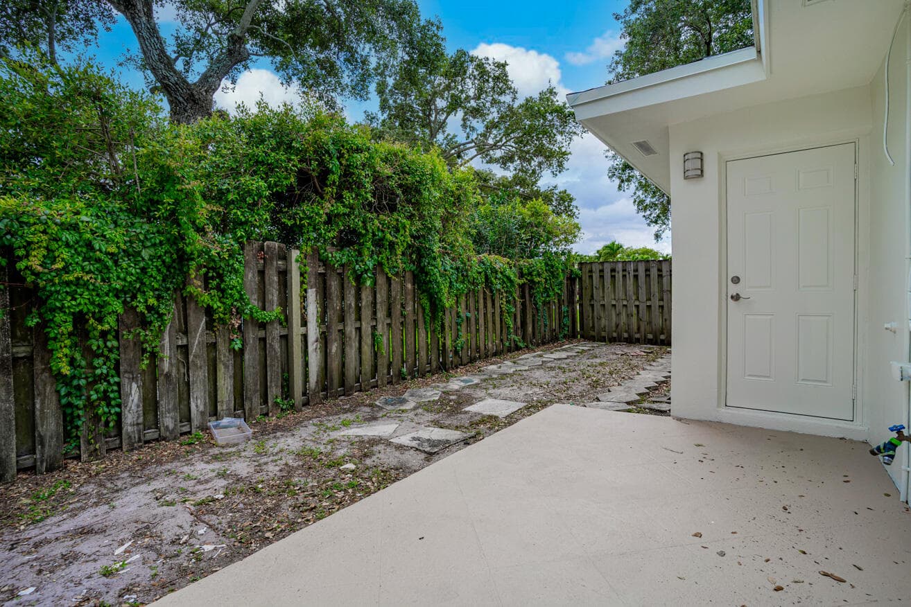 276 SW 7th Avenue, Boca Raton, FL 33486 — photo 37 of 44