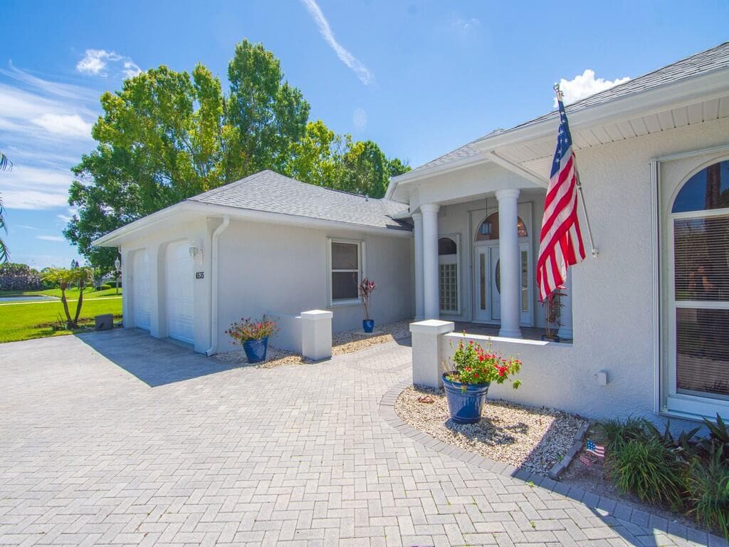 6535 35th Place, Vero Beach, FL 32966 — photo 2 of 38