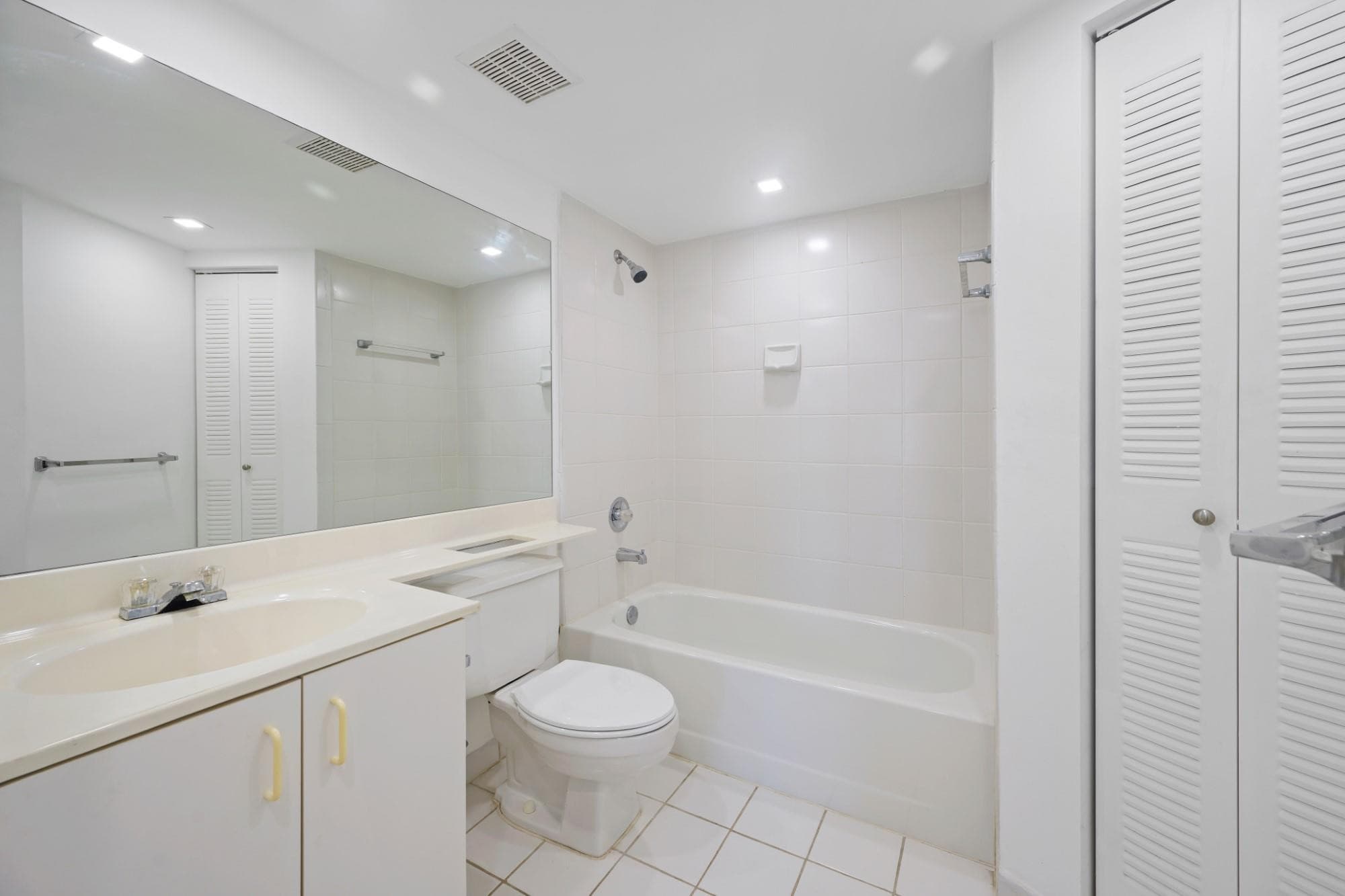 3300 NE 192nd Street 915, Aventura, FL 33180 — photo 10 of 27