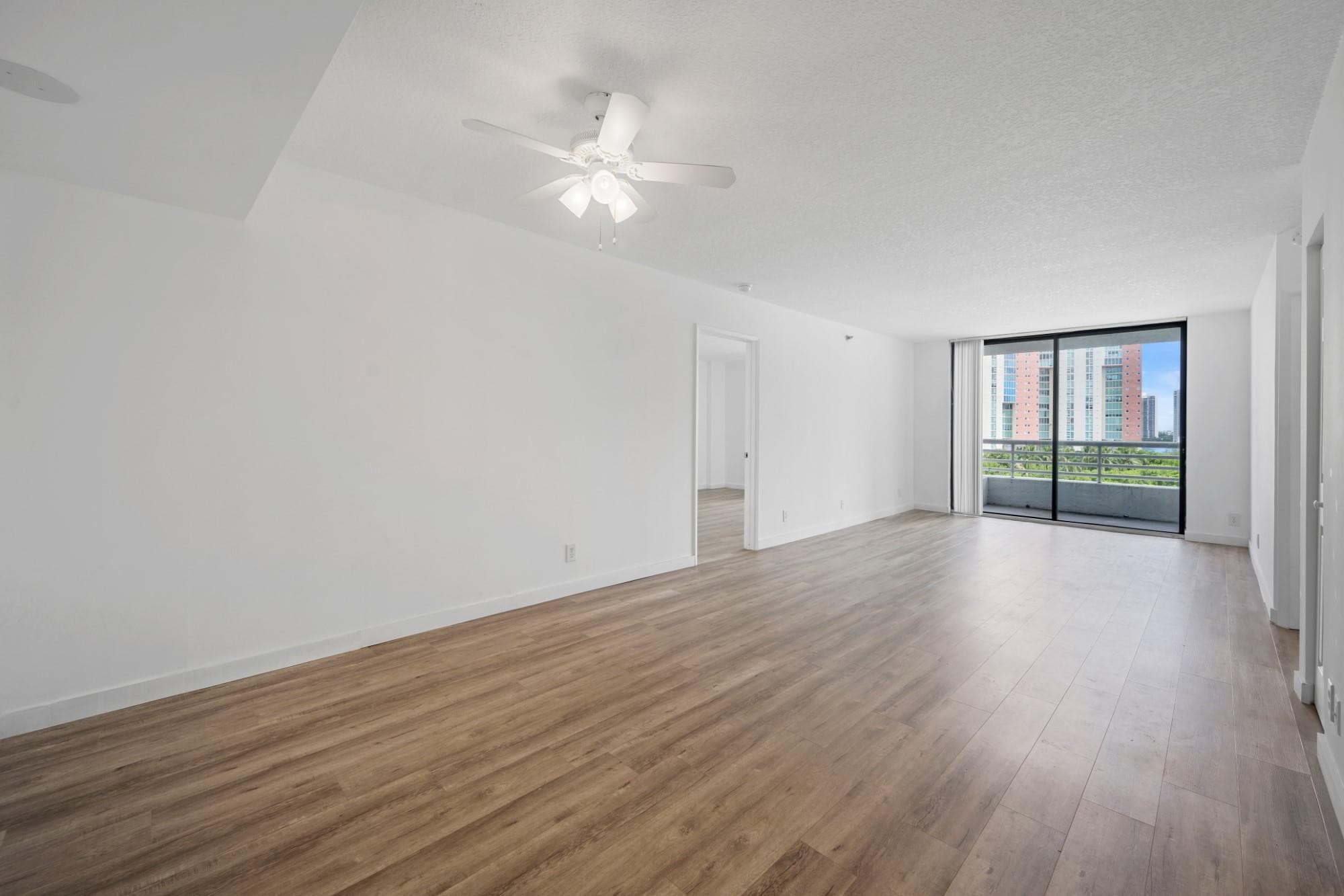 3300 NE 192nd Street 915, Aventura, FL 33180 — photo 20 of 27