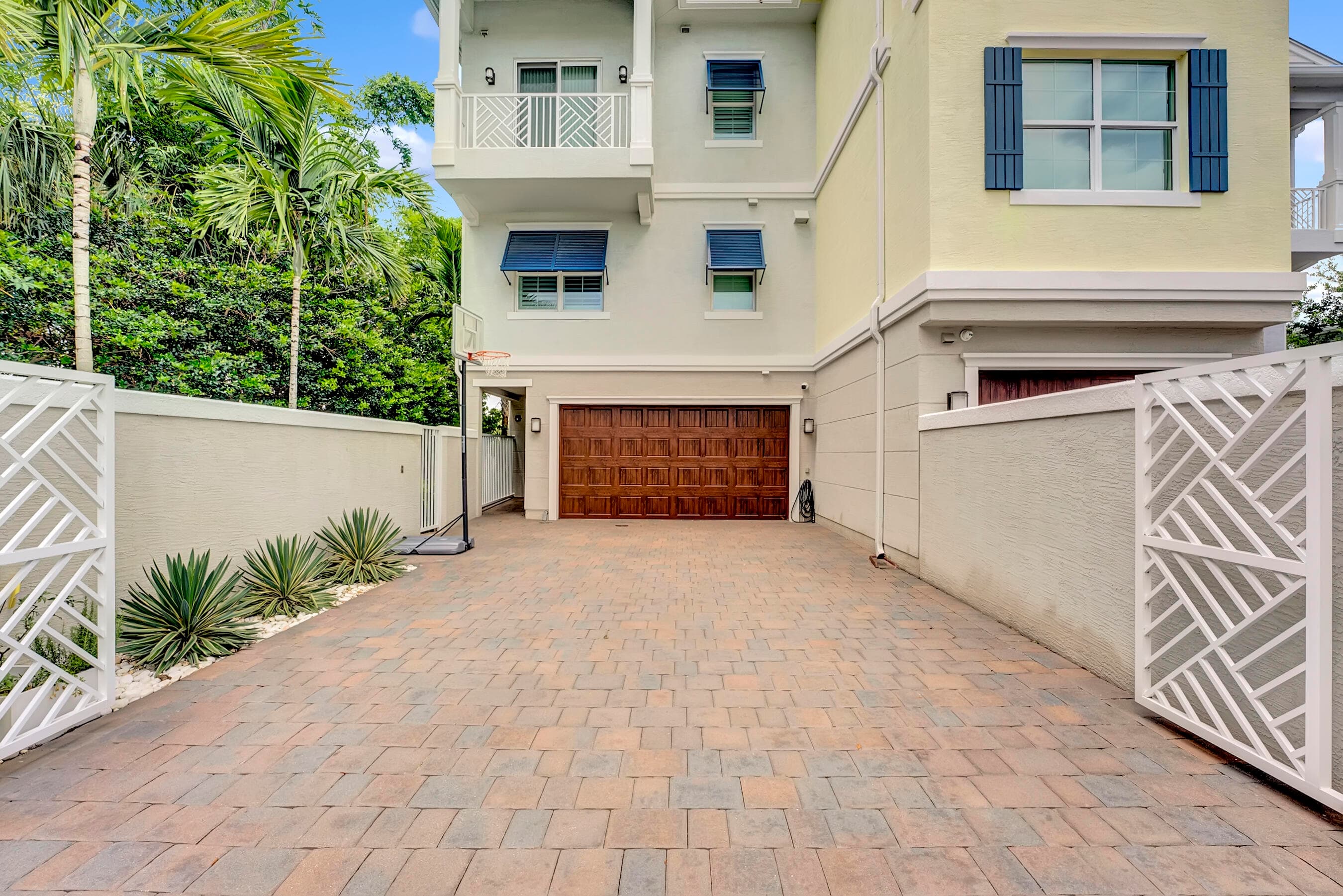 1045 Harbor Villas Drive 5, North Palm Beach, FL 33408 — photo 10 of 71