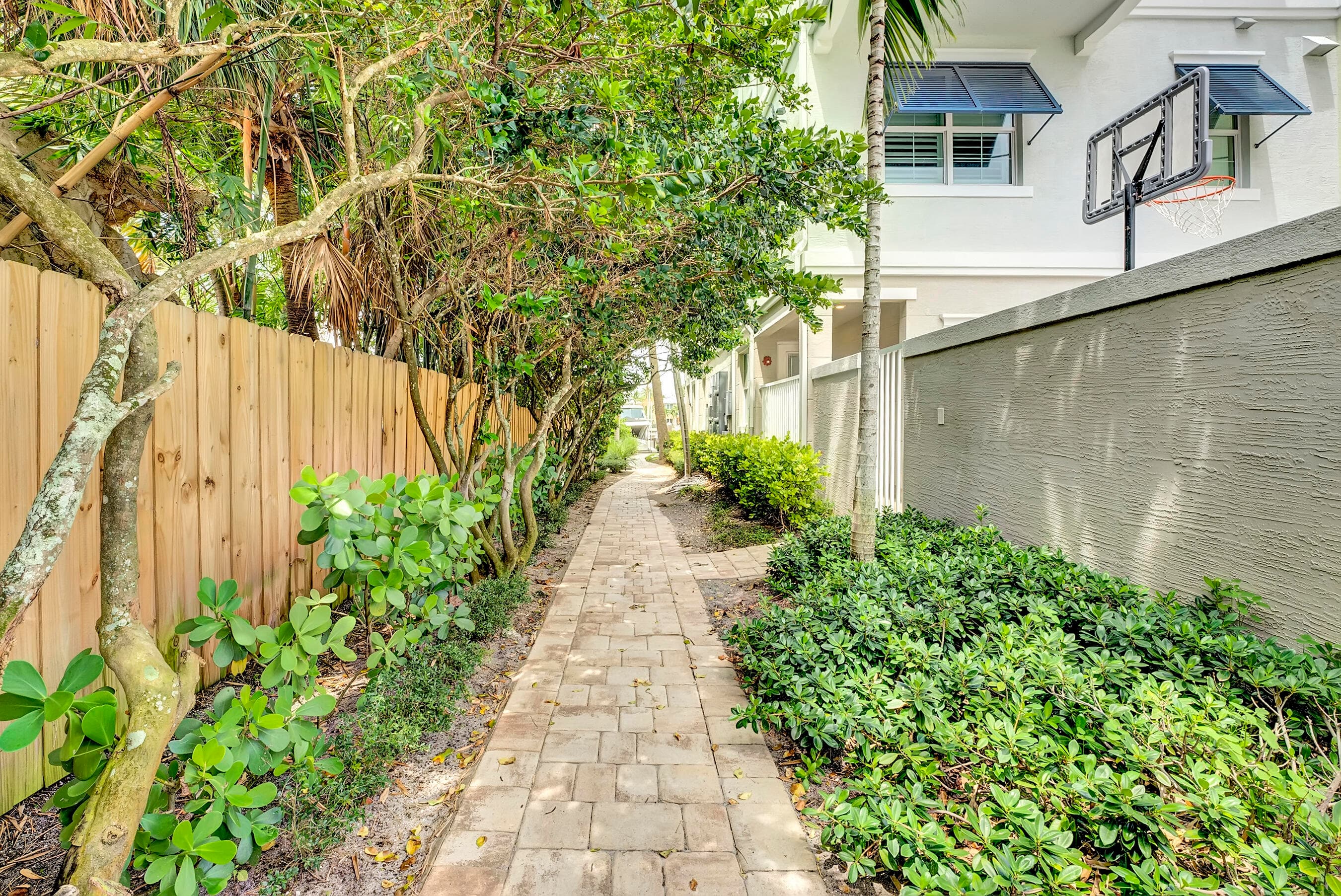 1045 Harbor Villas Drive 5, North Palm Beach, FL 33408 — photo 12 of 71