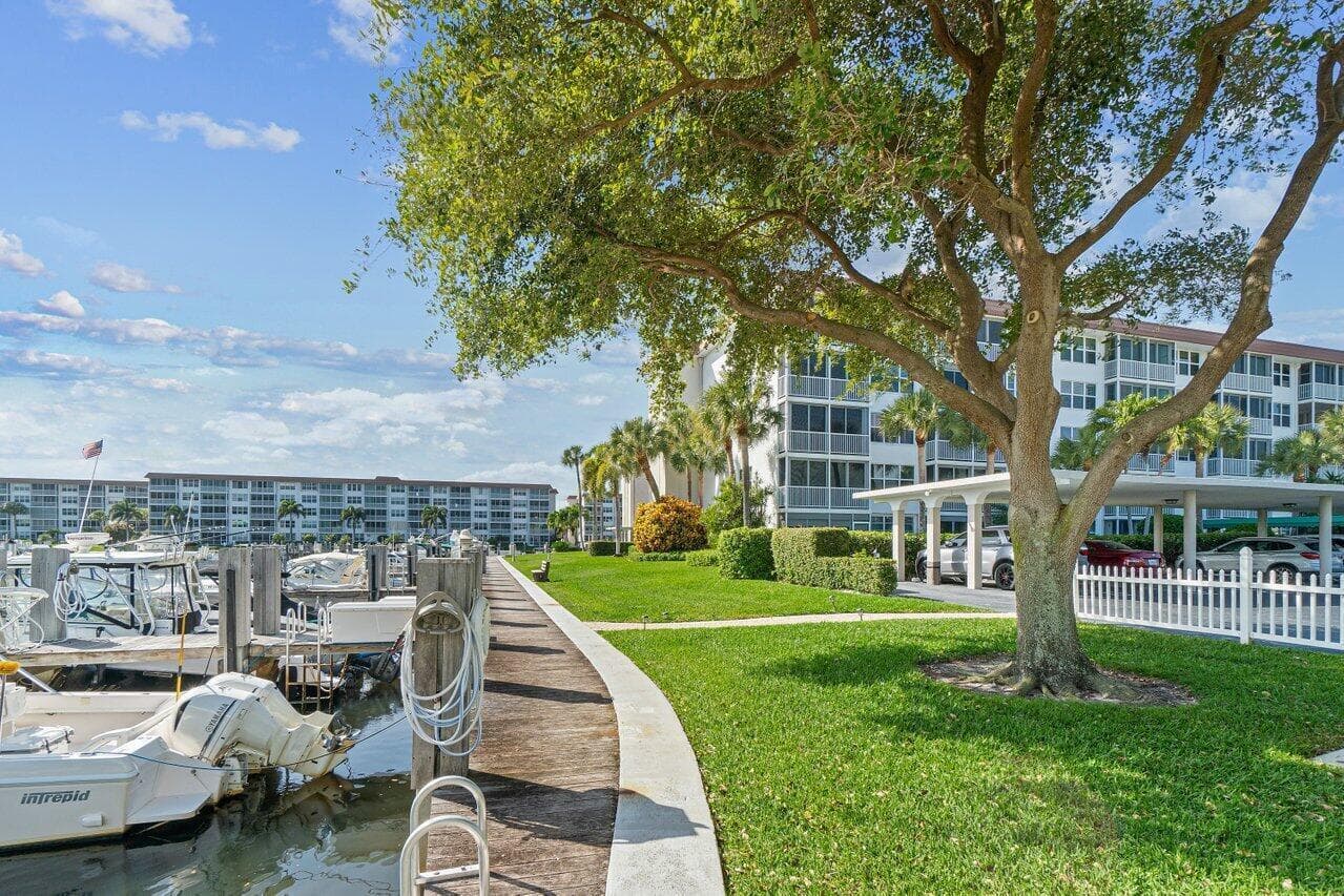 930 Dogwood Drive 556, Delray Beach, FL 33483 — photo 33 of 69