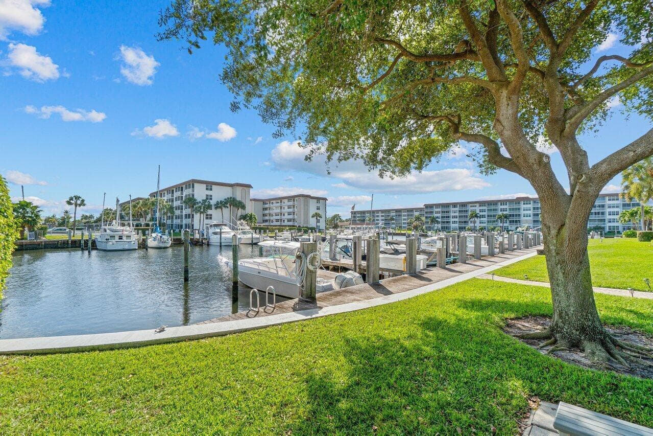 930 Dogwood Drive 556, Delray Beach, FL 33483 — photo 34 of 69