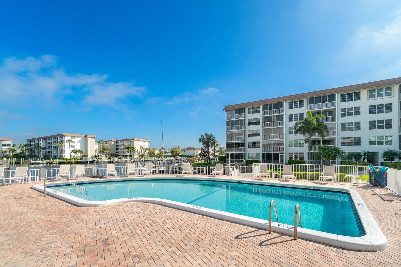 930 Dogwood Drive 556, Delray Beach, FL 33483 — photo 48 of 69