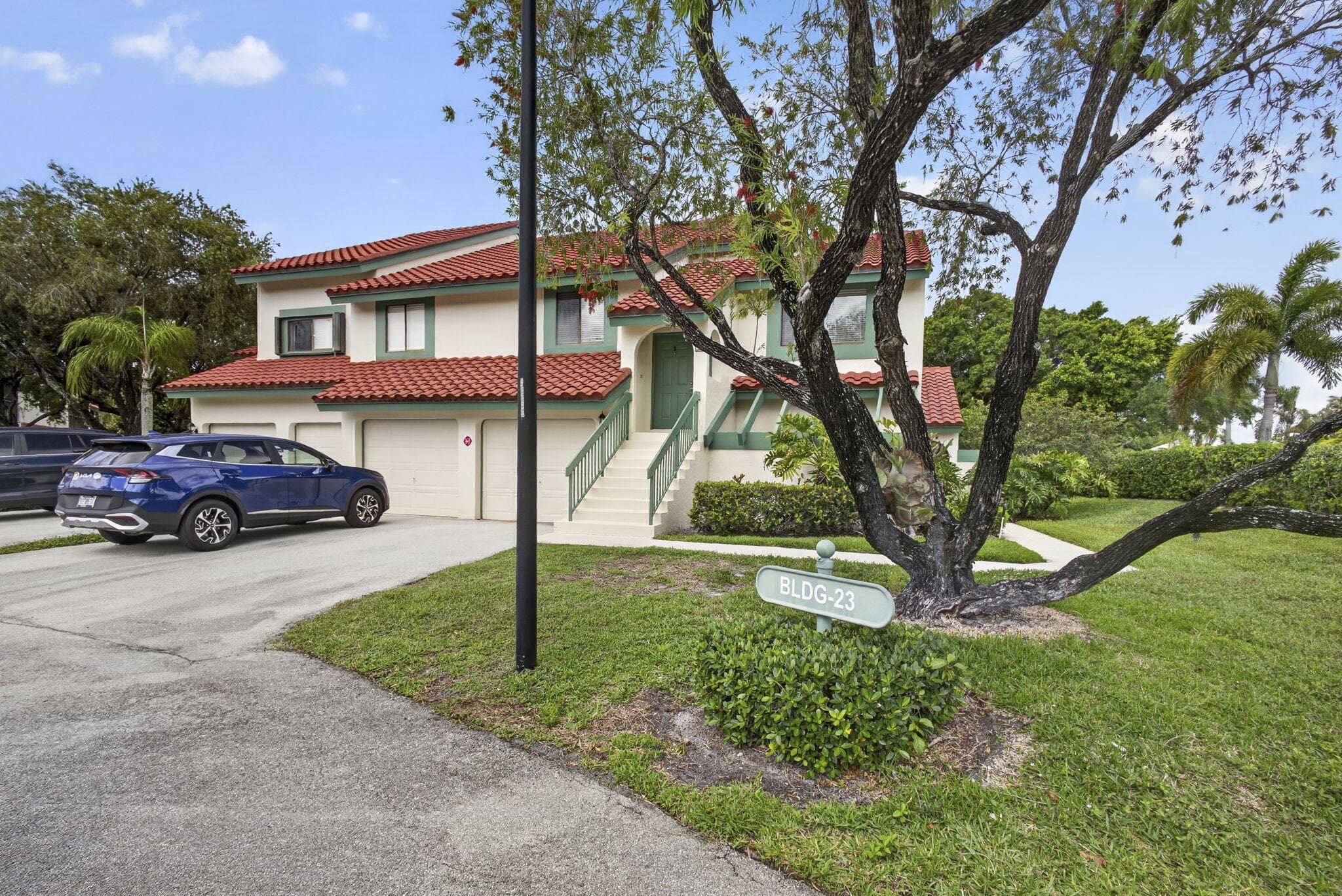 23 Lexington Lane W B, Palm Beach Gardens, FL 33418 — photo 2 of 44