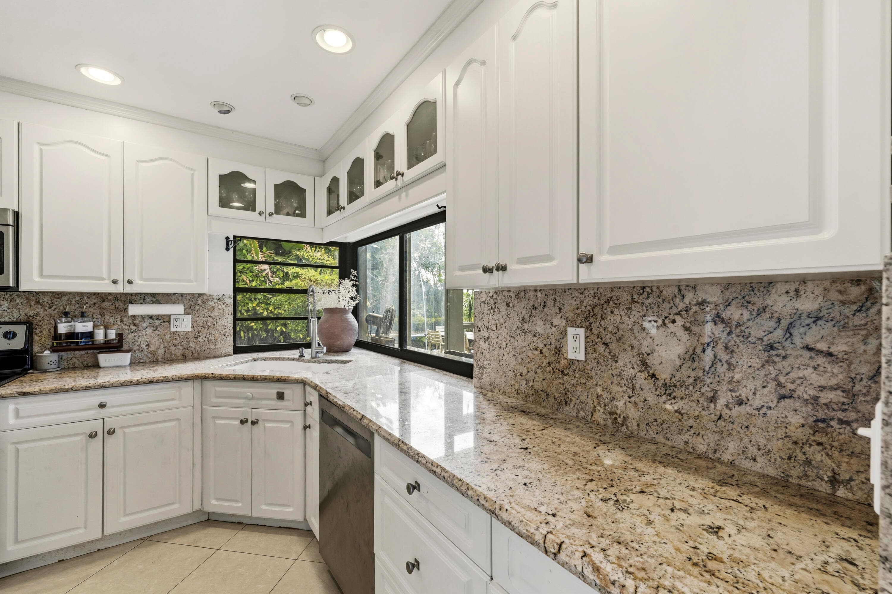 8015 SE Trenton Avenue, Hobe Sound, FL 33455 — photo 9 of 30