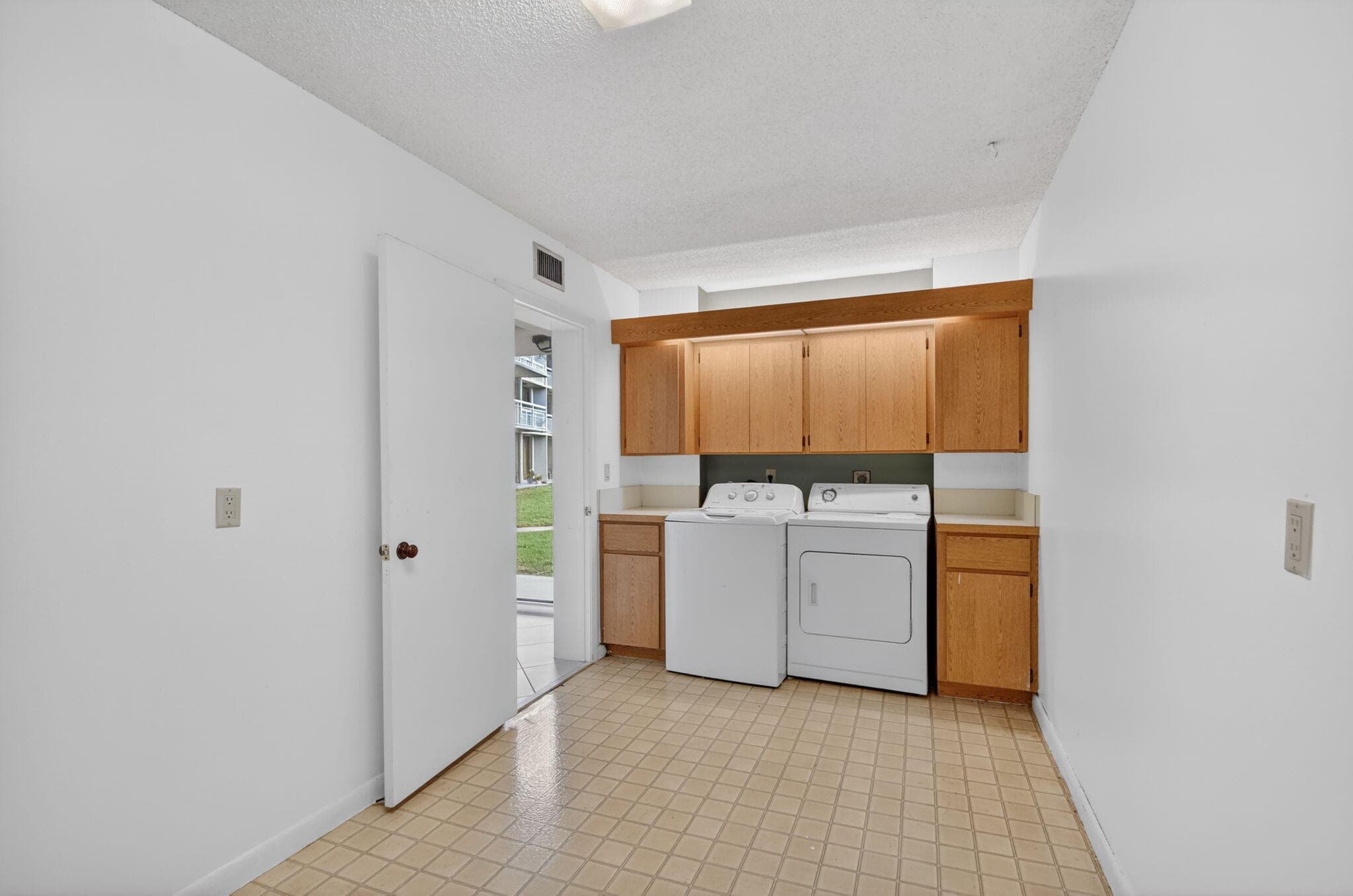 2461 Village Boulevard 101, West Palm Beach, FL 33409 — photo 9 of 57