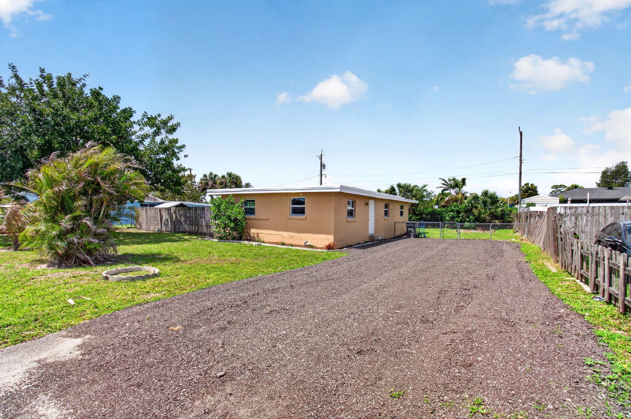1537 E Breezy Lane, Plantation Mobile Home Park, FL 33417 — photo 1 of 11