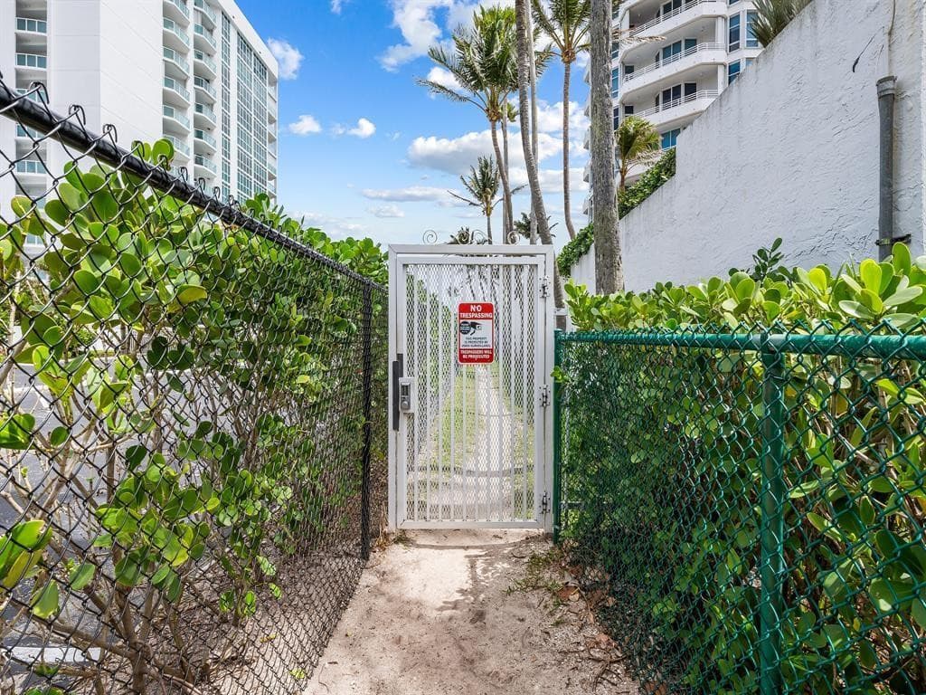 1461 S Ocean Boulevard 107, Lauderdale-By-The-Sea, FL 33062 — photo 4 of 55