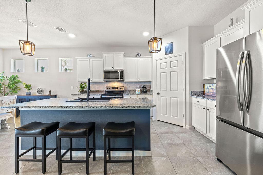 2165 SW Hawk River Dr Drive SW, Vero Beach, FL 32962 — photo 9 of 56