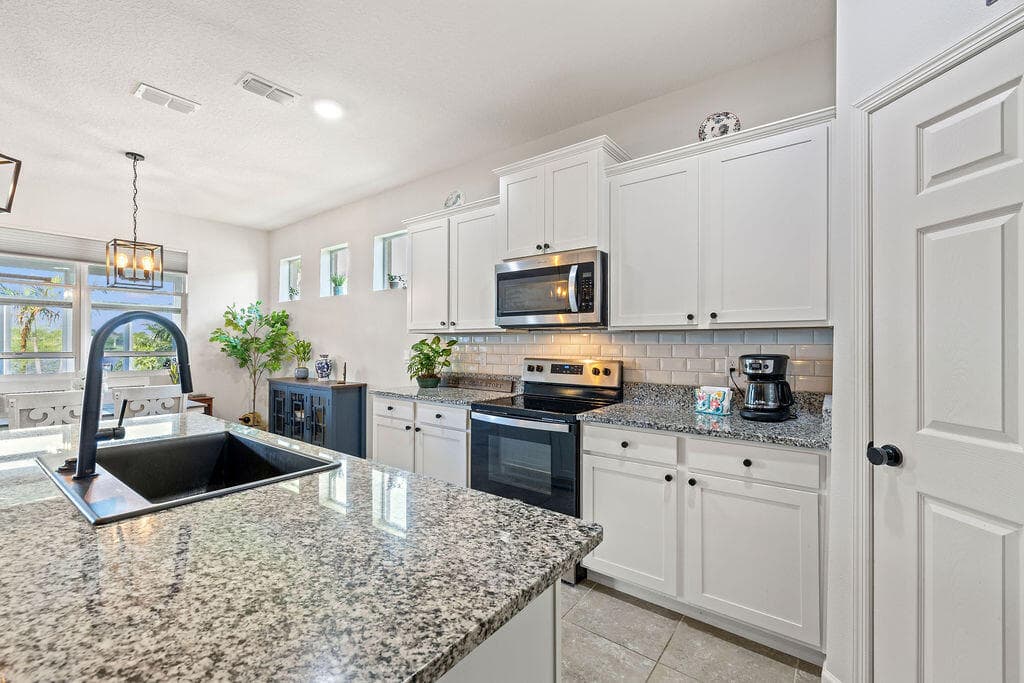 2165 SW Hawk River Dr Drive SW, Vero Beach, FL 32962 — photo 13 of 56