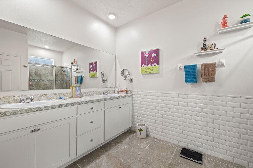 2165 SW Hawk River Dr Drive SW, Vero Beach, FL 32962 — photo 21 of 56