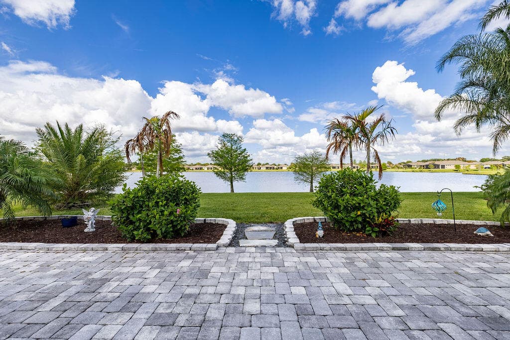 2165 SW Hawk River Dr Drive SW, Vero Beach, FL 32962 — photo 37 of 56