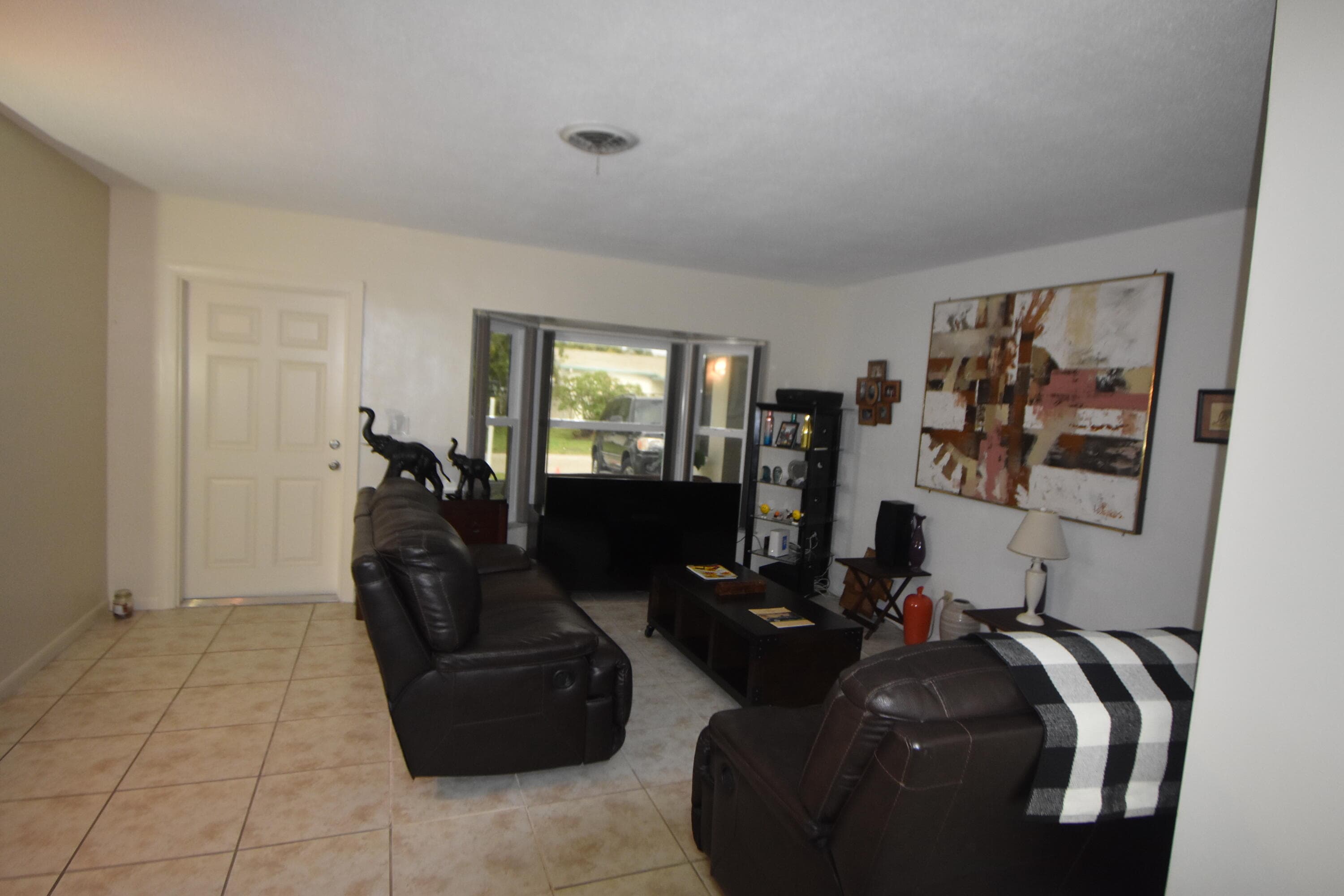 4250 NW 49th Terrace, Lauderdale Lakes, FL 33319 — photo 7 of 28