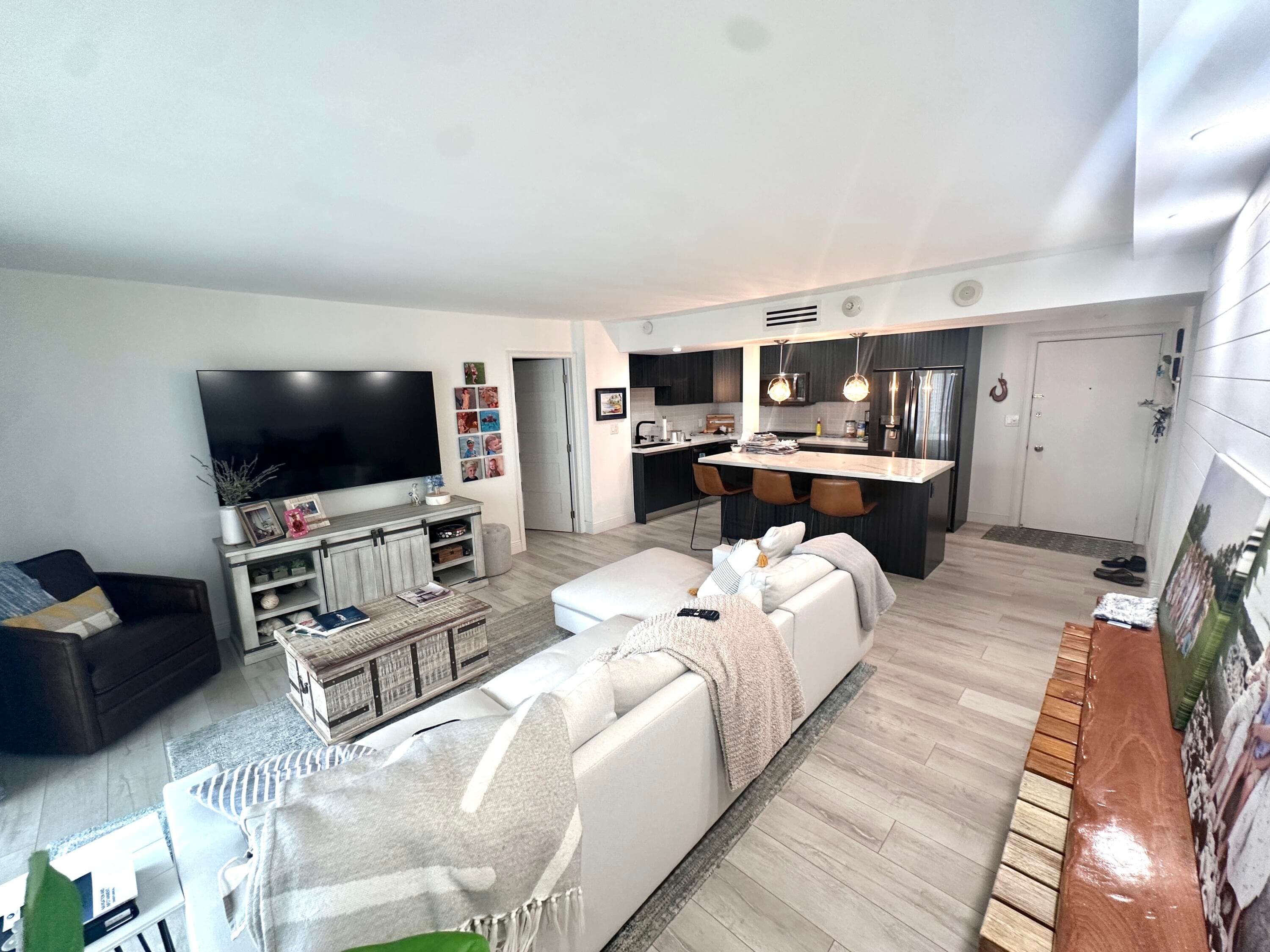 1 Las Olas Circle 1211, Fort Lauderdale, FL 33316 — photo 4 of 47