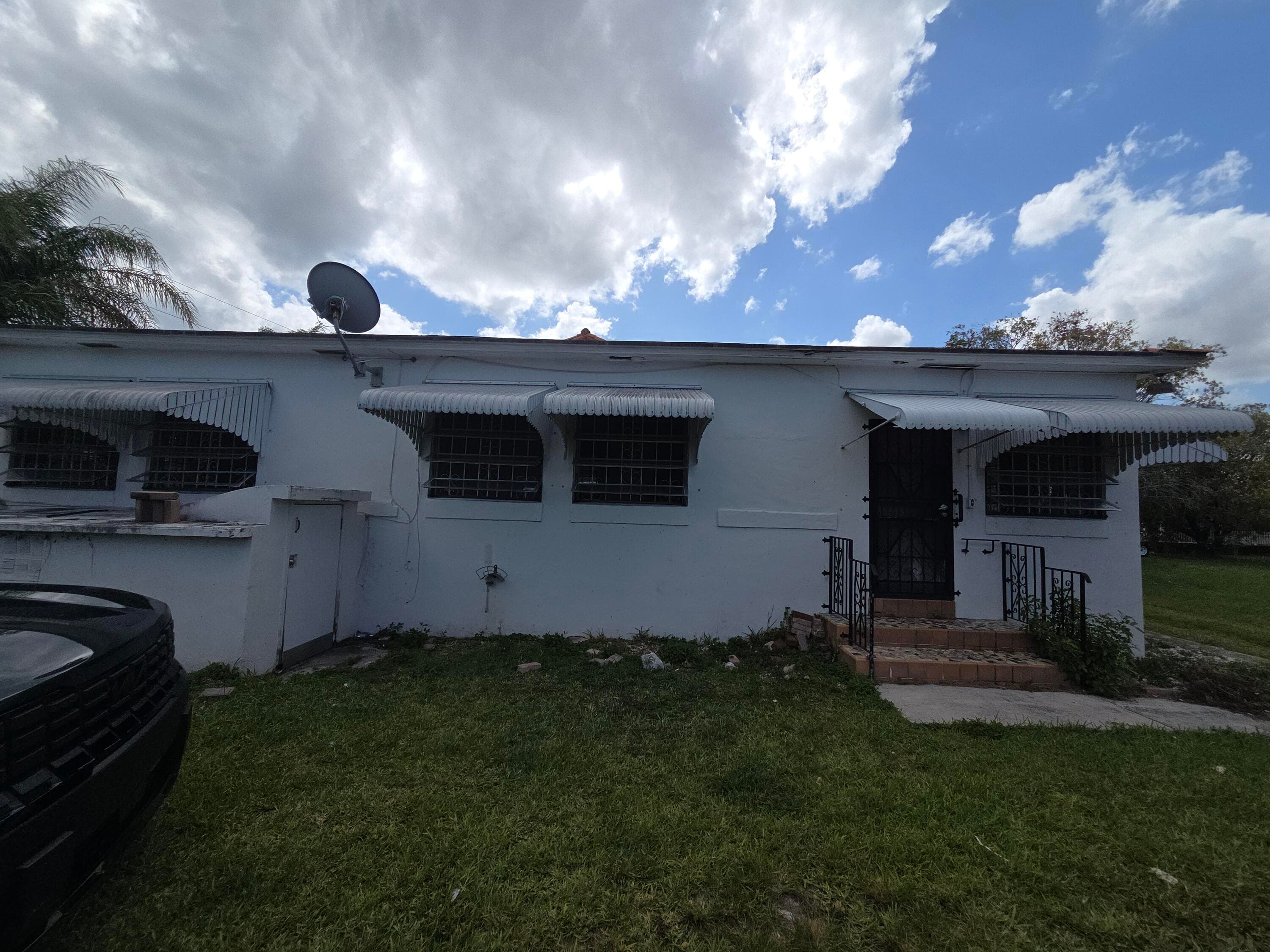 145 SW 3rd Avenue, Florida City, FL 33034 — photo 5 of 39