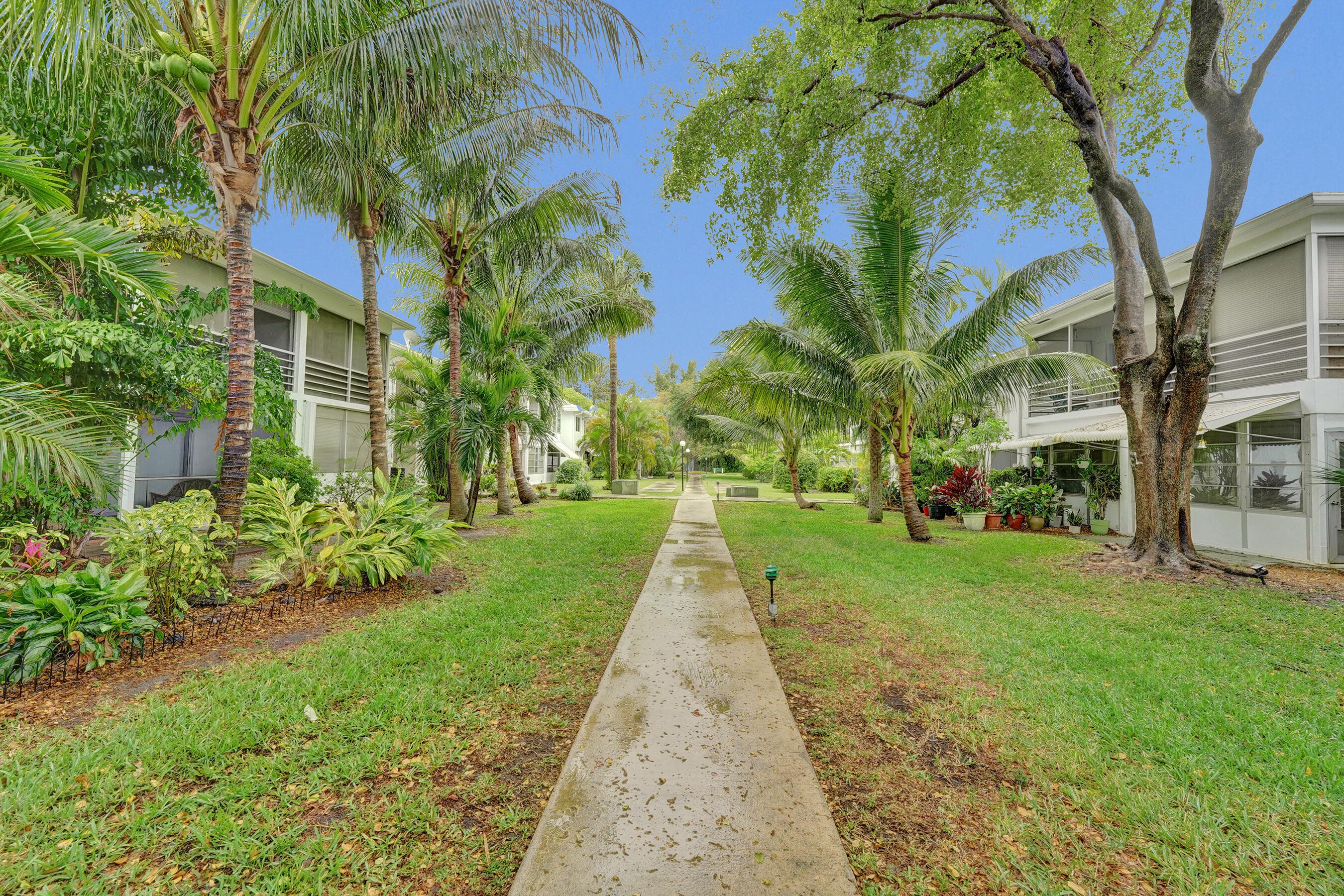 2551 W Golf Boulevard 108, Pompano Beach, FL 33064 — photo 17 of 28