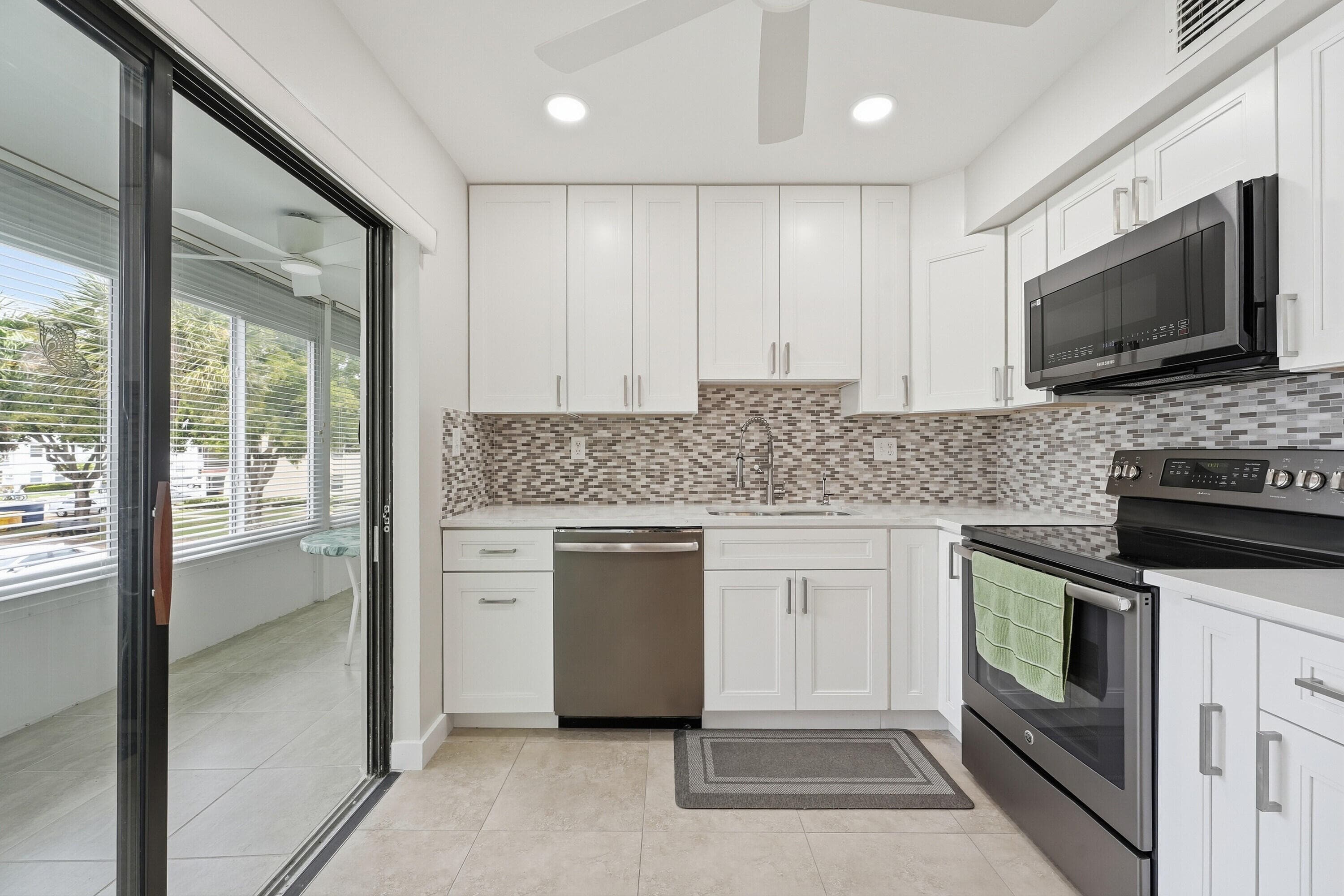 566 Piedmont L, Delray Beach, FL 33484 — photo 10 of 37