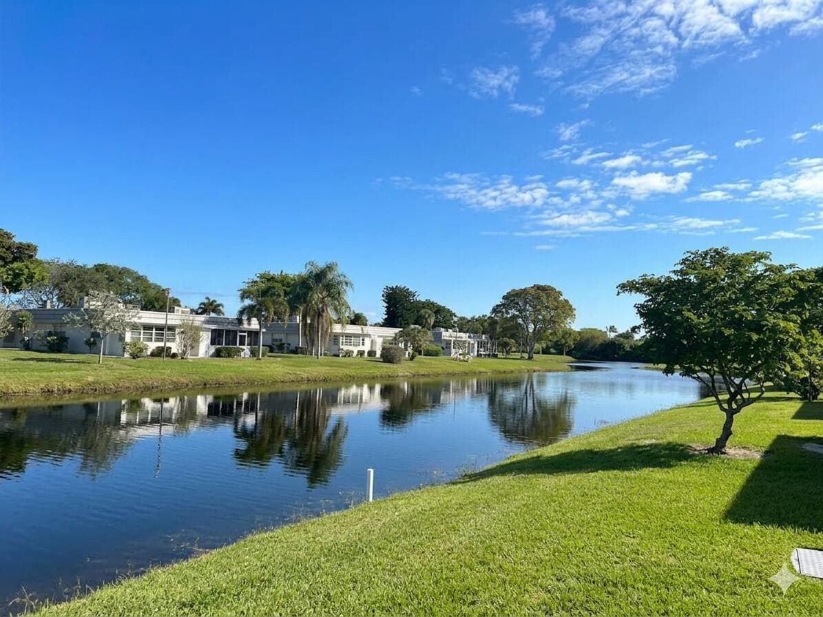183 Valencia 183, Delray Beach, FL 33446 — photo 3 of 34