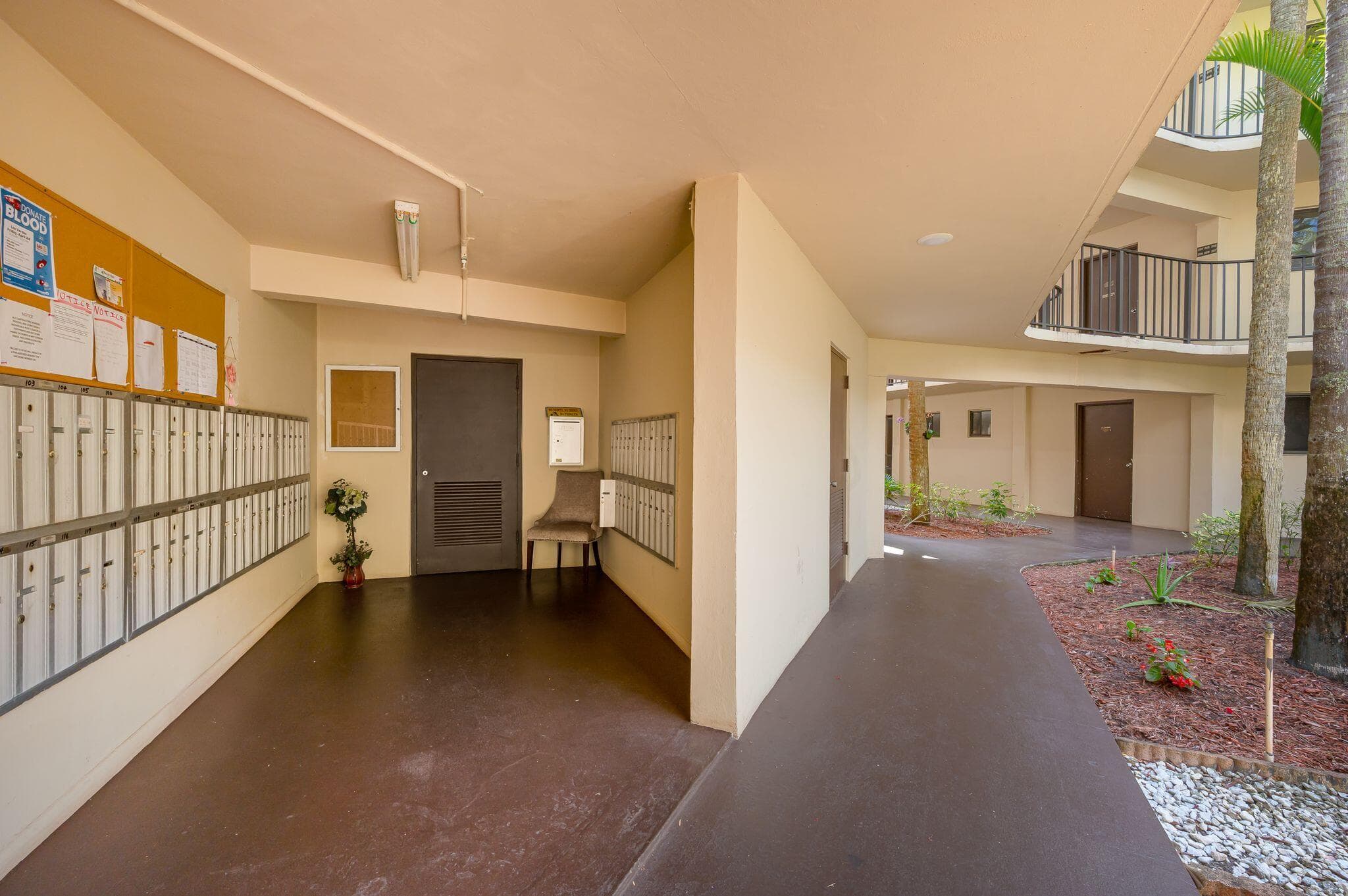5220 Las Verdes Circle 108, Delray Beach, FL 33484 — photo 3 of 33