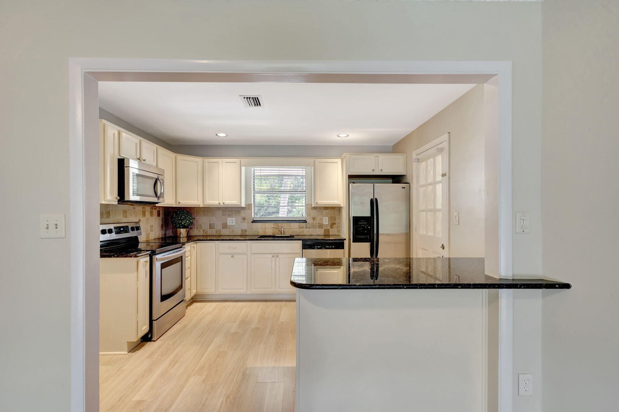10789 N Military Trail 6, Palm Beach Gardens, FL 33410 — photo 1 of 47