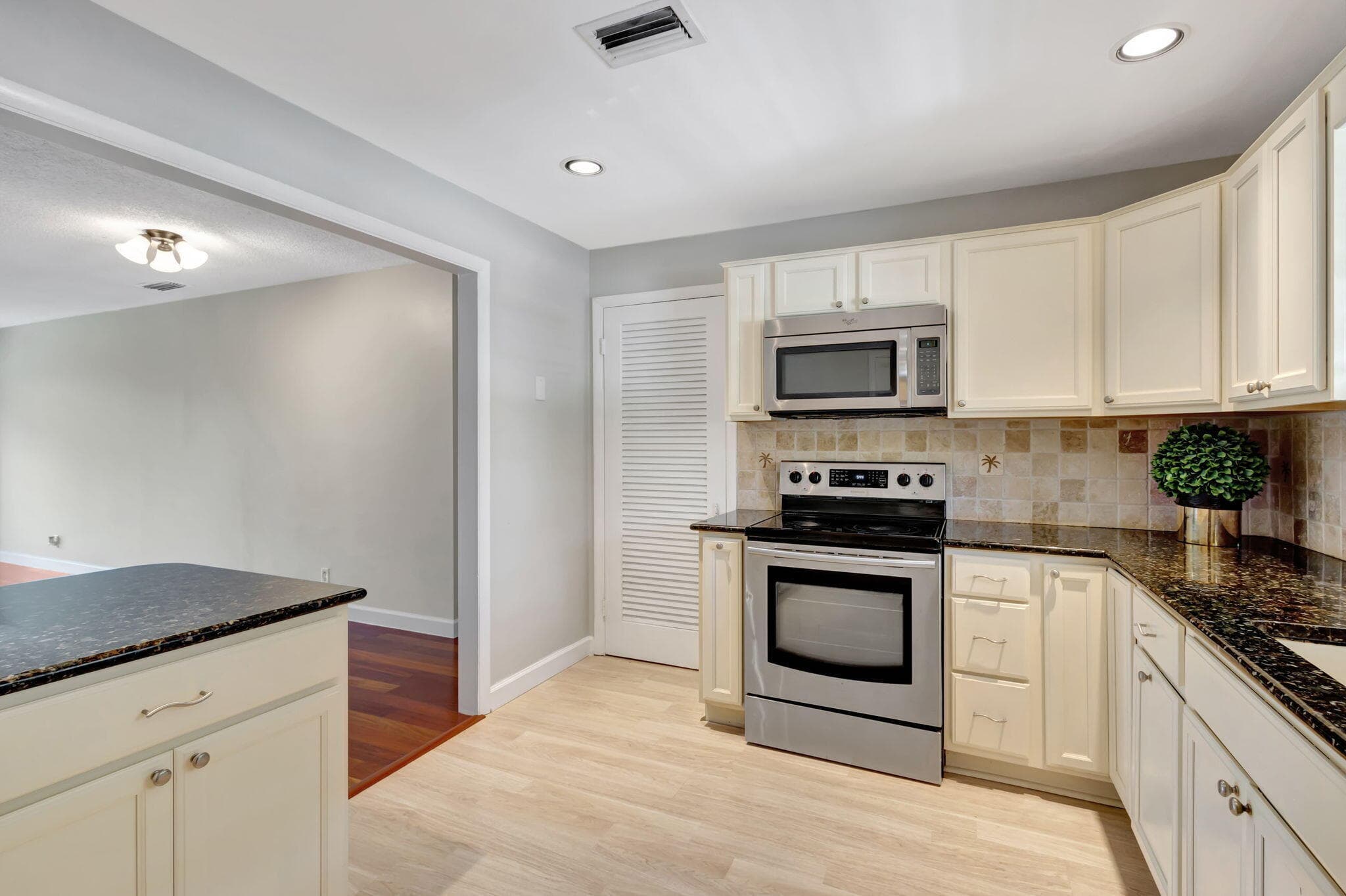 10789 N Military Trail 6, Palm Beach Gardens, FL 33410 — photo 17 of 47