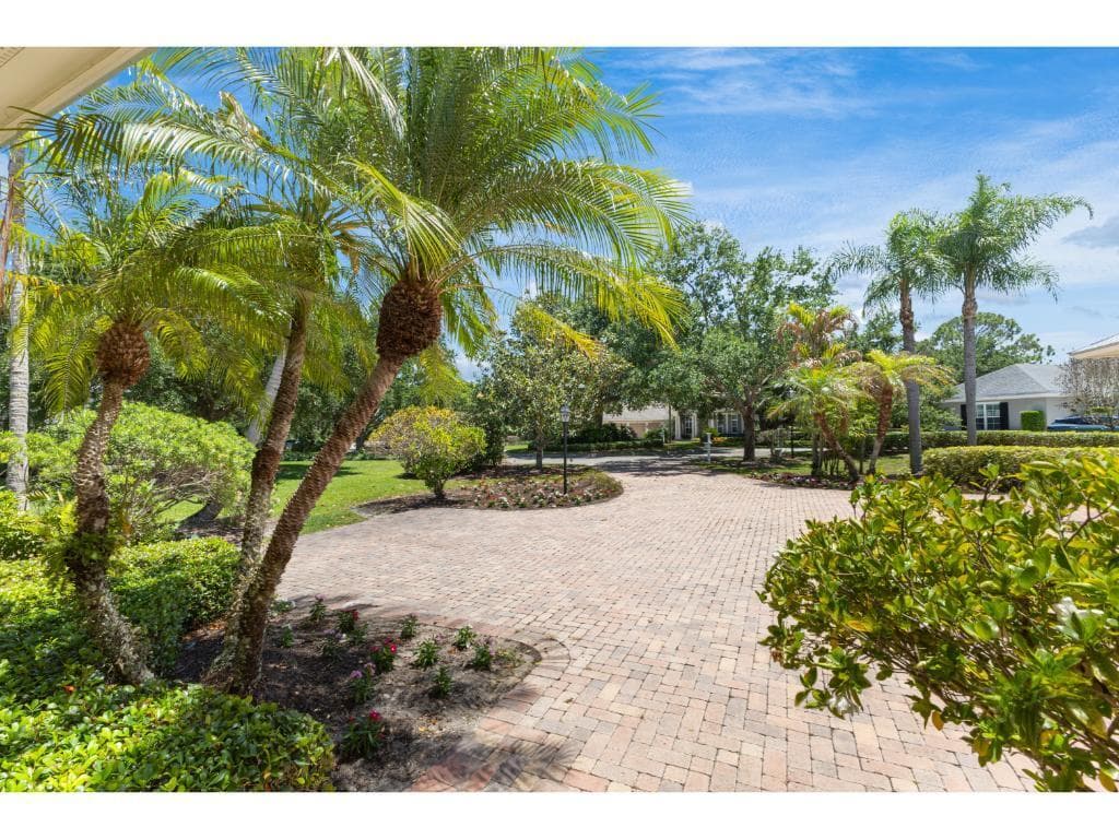 230 Oak Hammock Court SW, Vero Beach, FL 32962 — photo 49 of 62